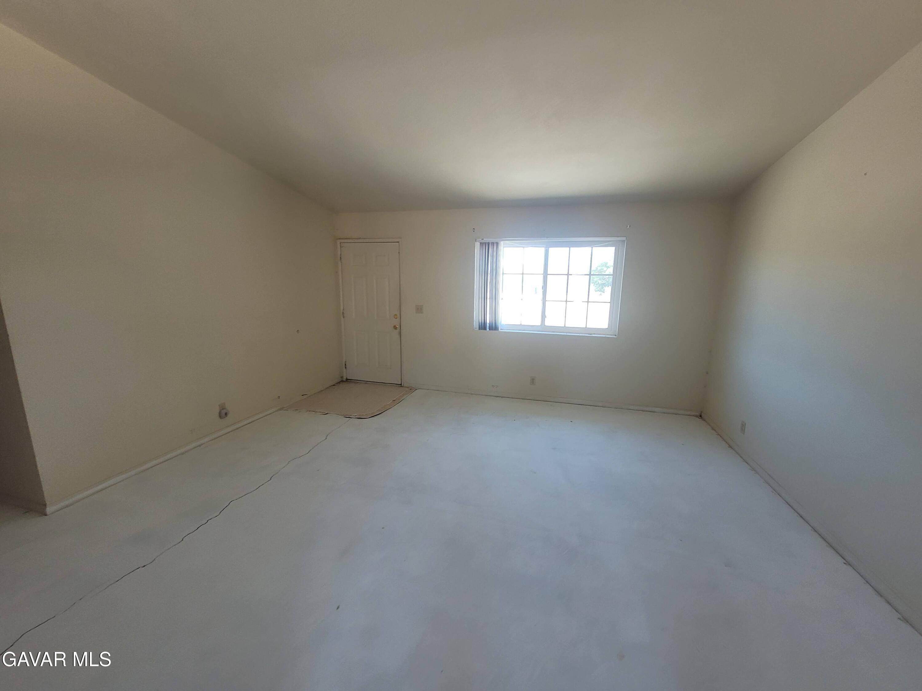 9012 Columbine Avenue Property Photo 2