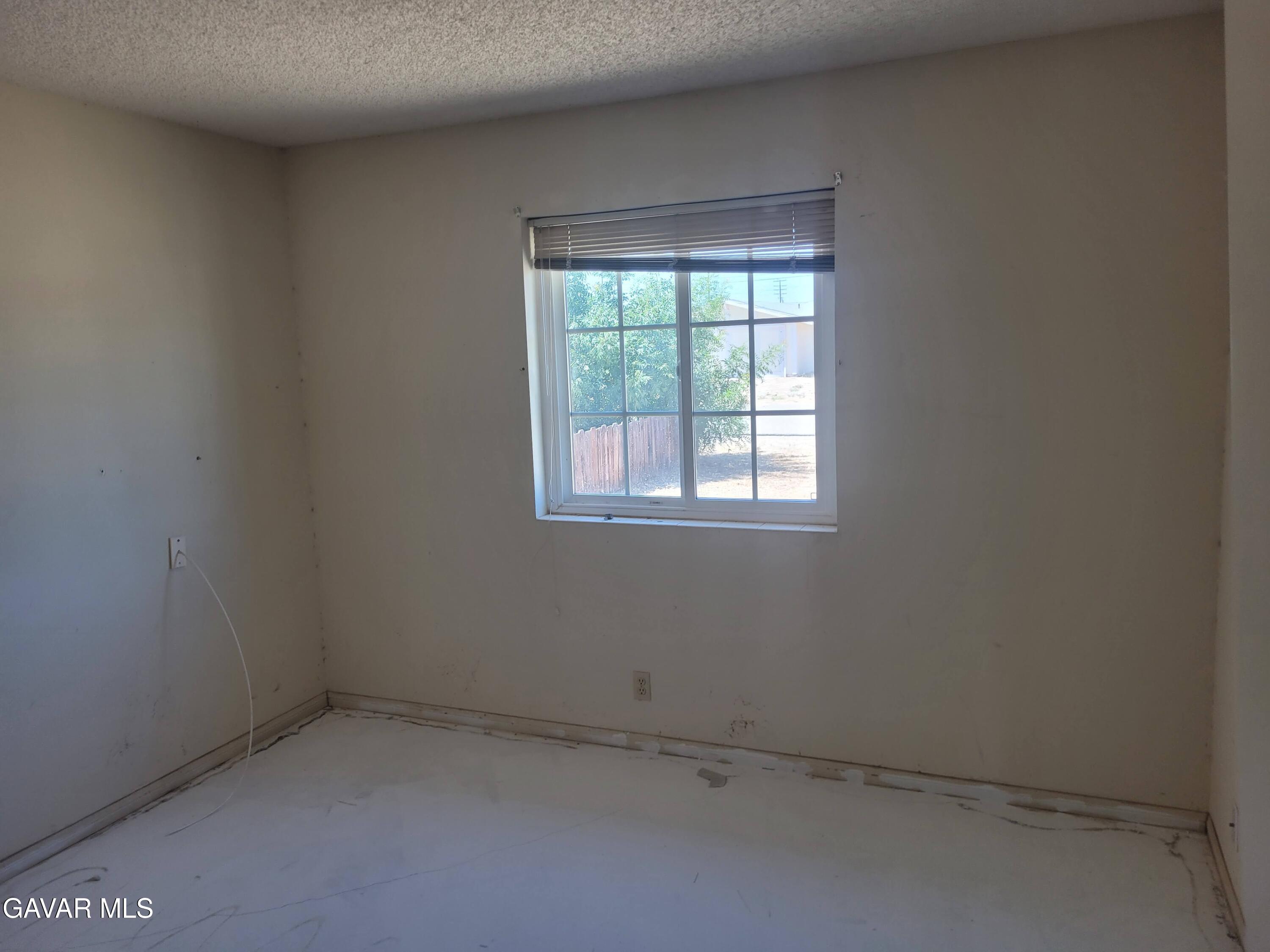 9012 Columbine Avenue Property Photo 8