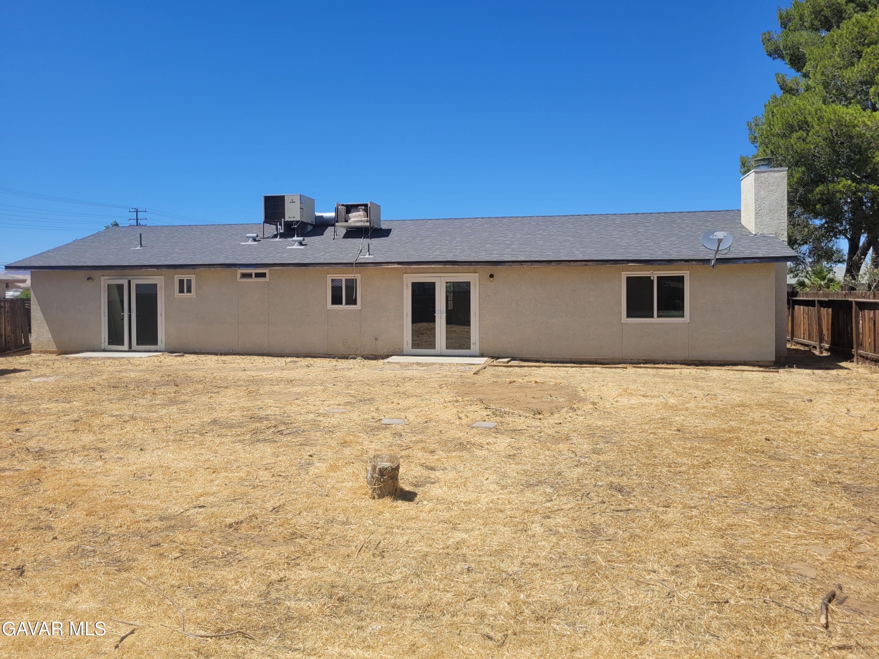 9012 Columbine Avenue Property Photo 11