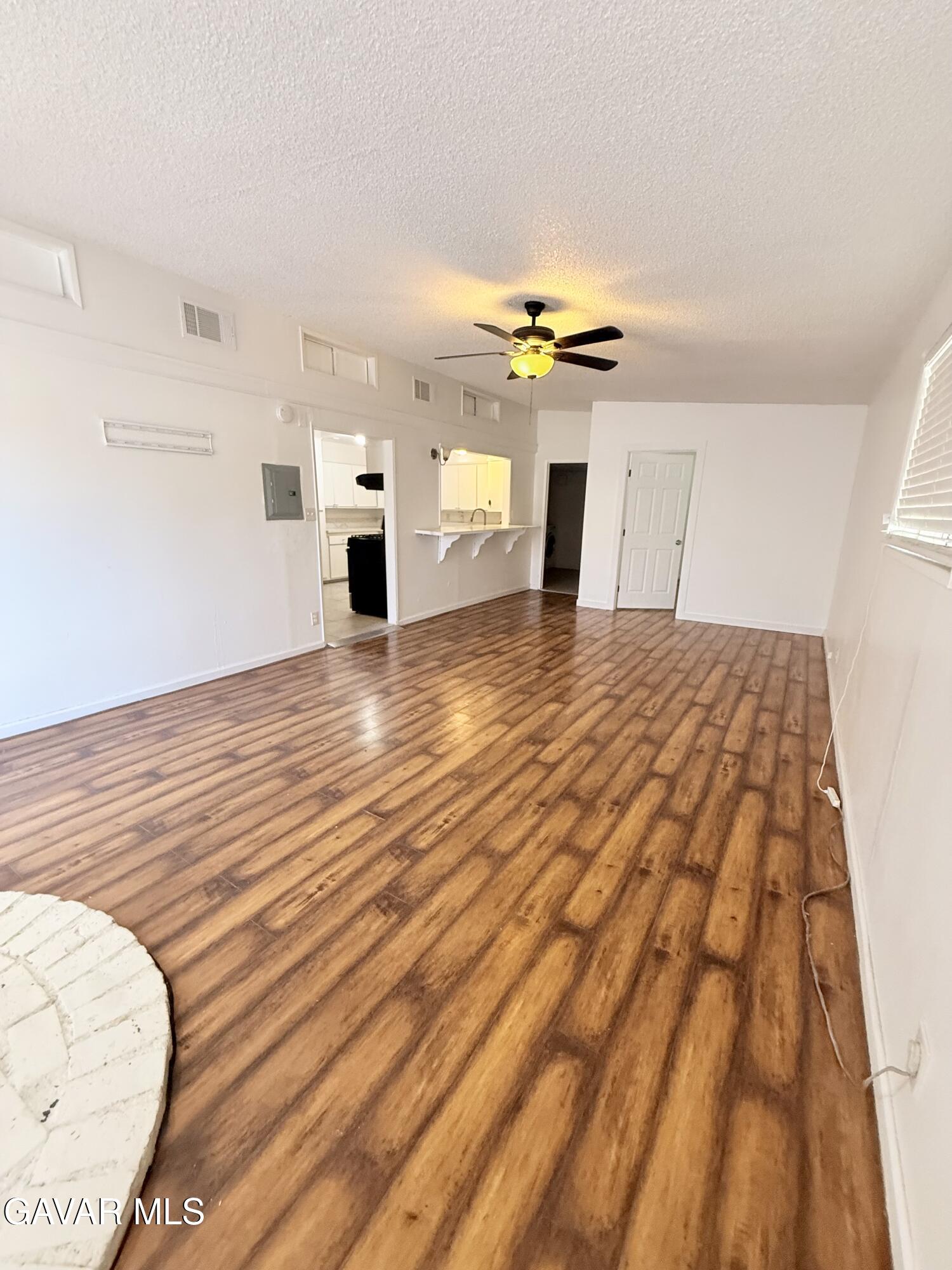45503 Genoa Avenue Property Photo 3
