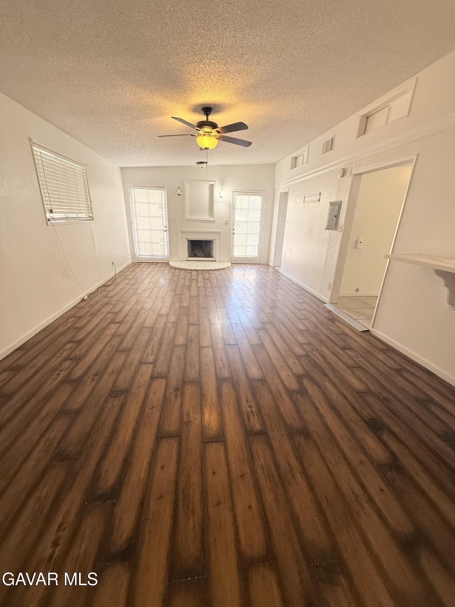 45503 Genoa Avenue Property Photo 4