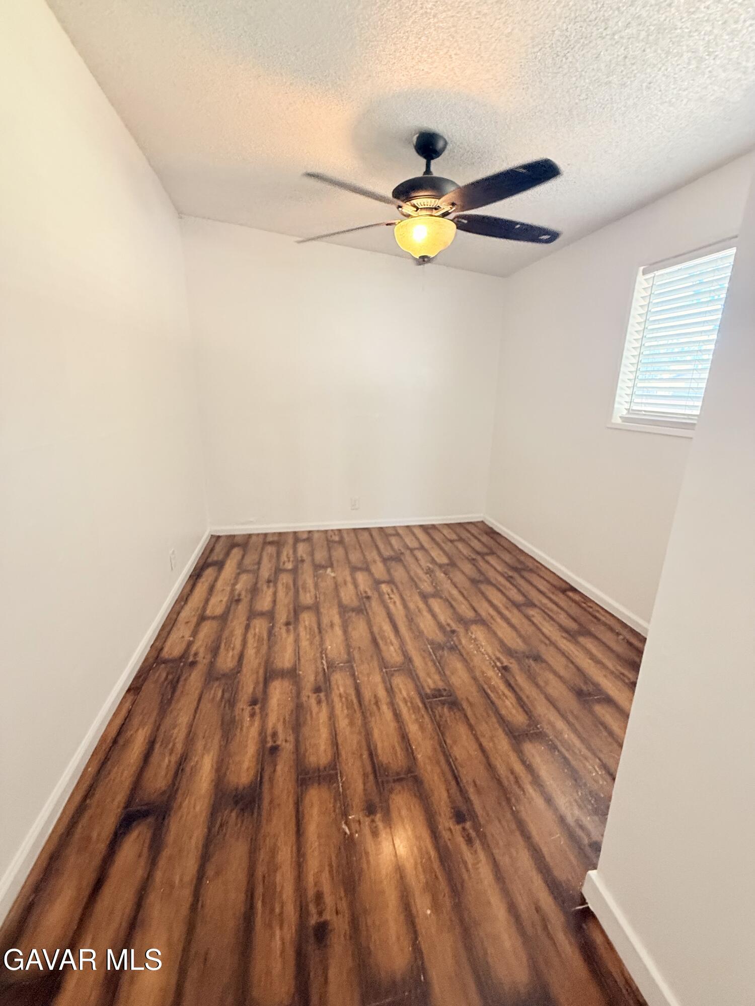 45503 Genoa Avenue Property Photo 6
