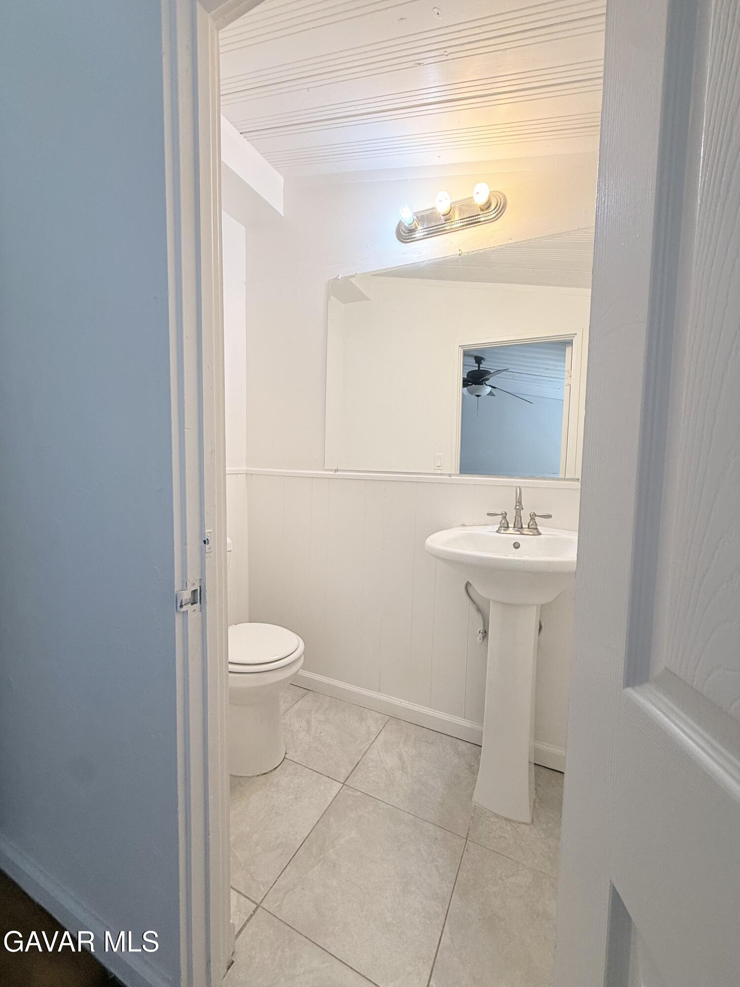 45503 Genoa Avenue Property Photo 8