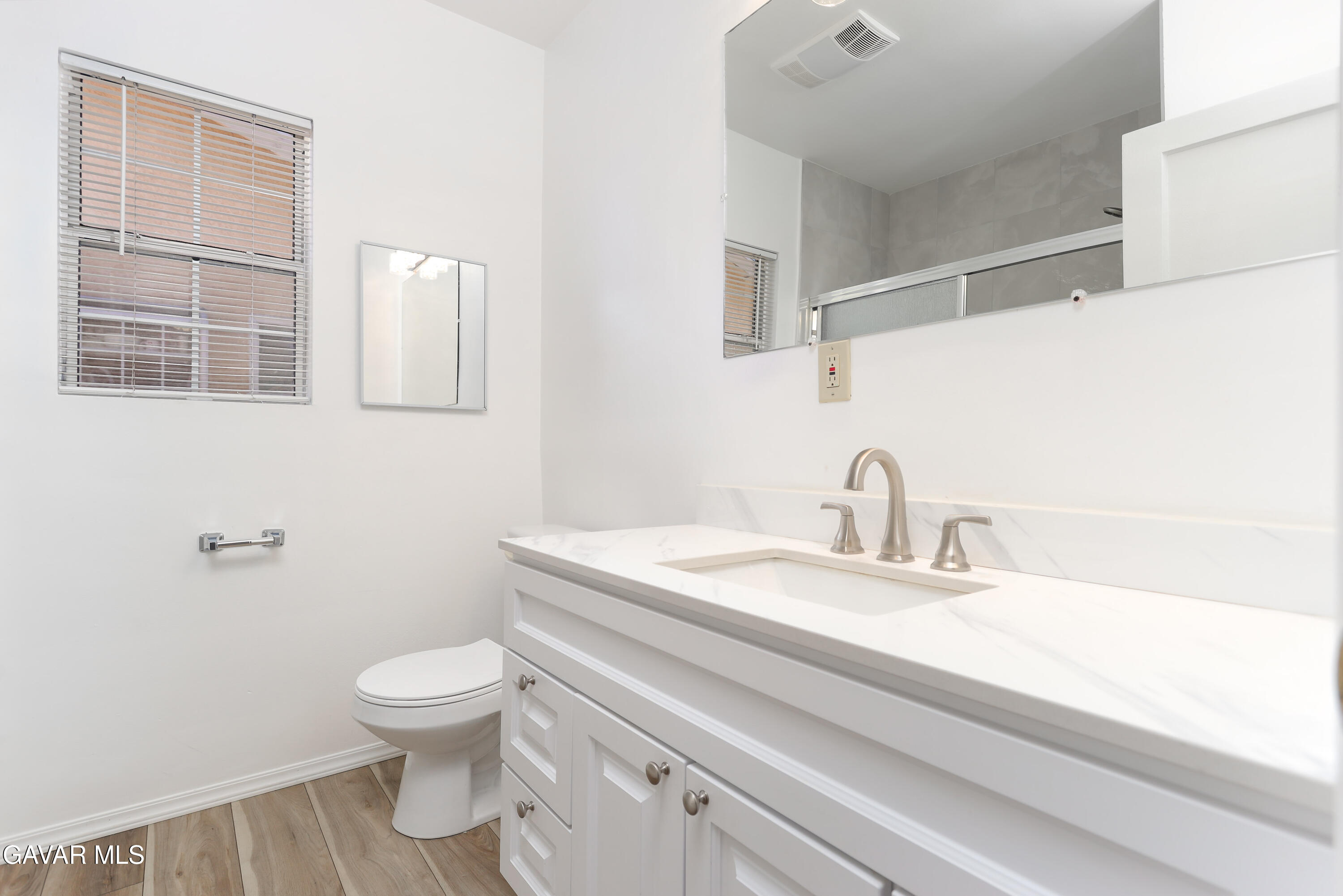 13951 Terra Bella Street Property Photo 6