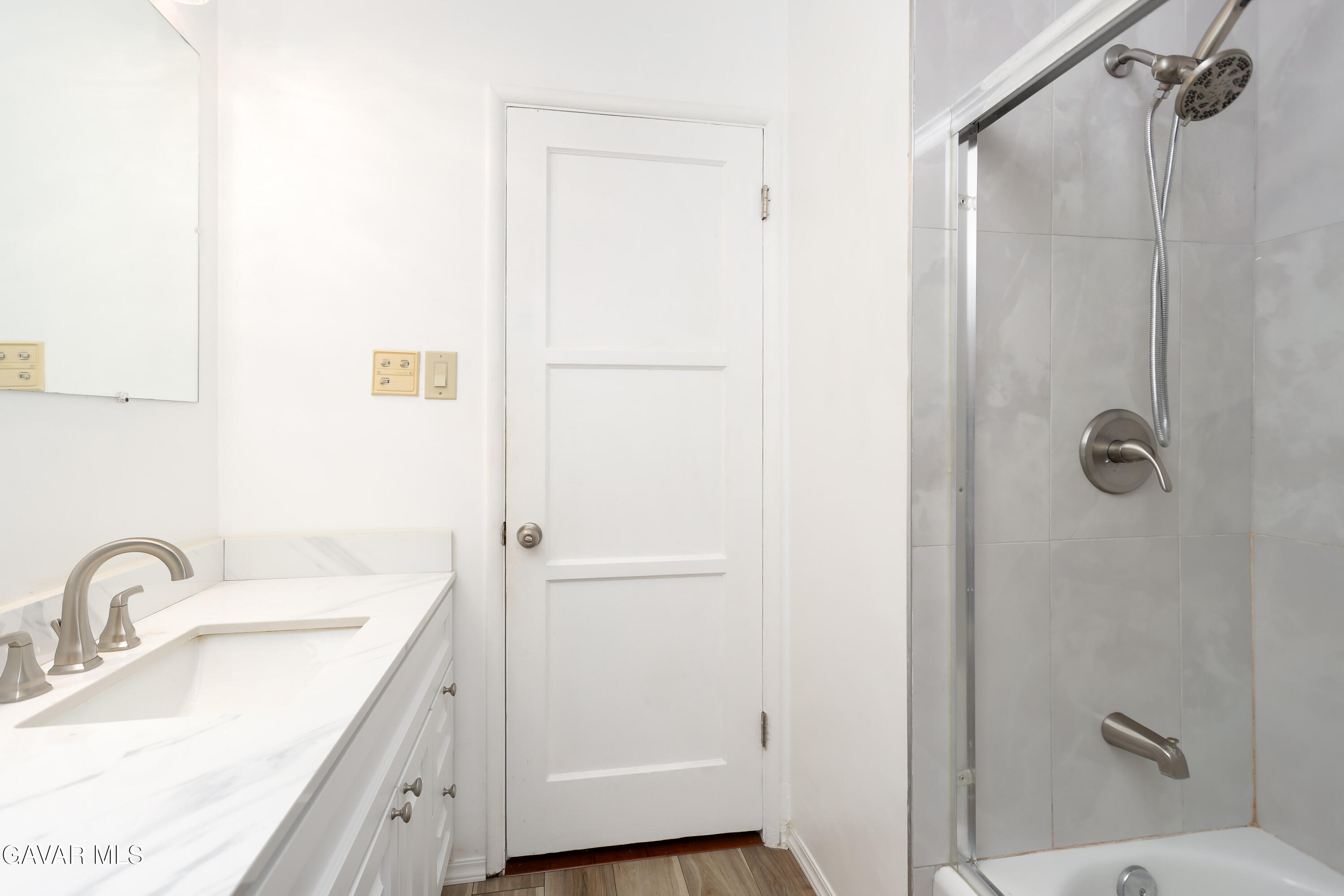 13951 Terra Bella Street Property Photo 7