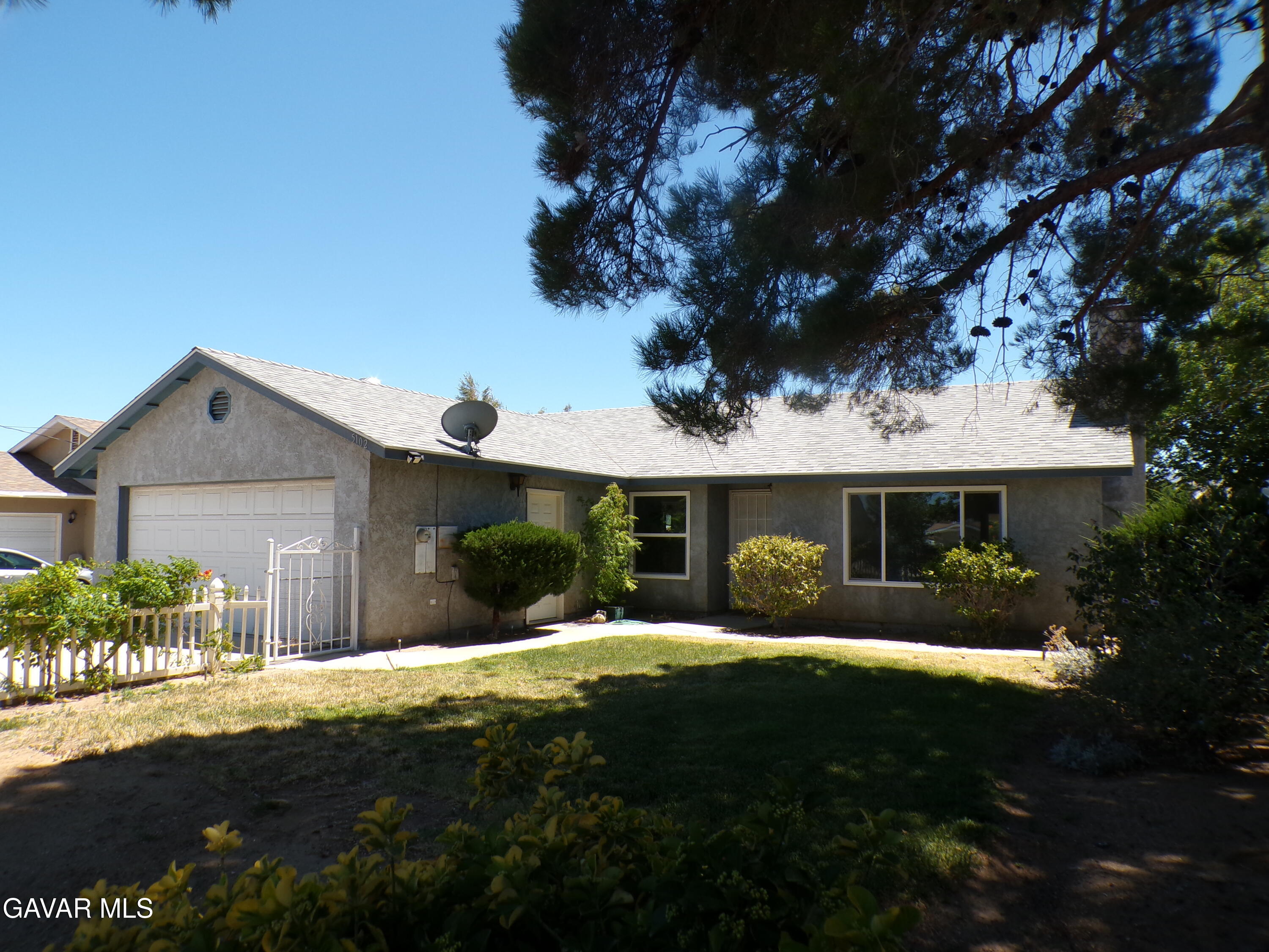 5102 W Avenue L10 Property Photo 1