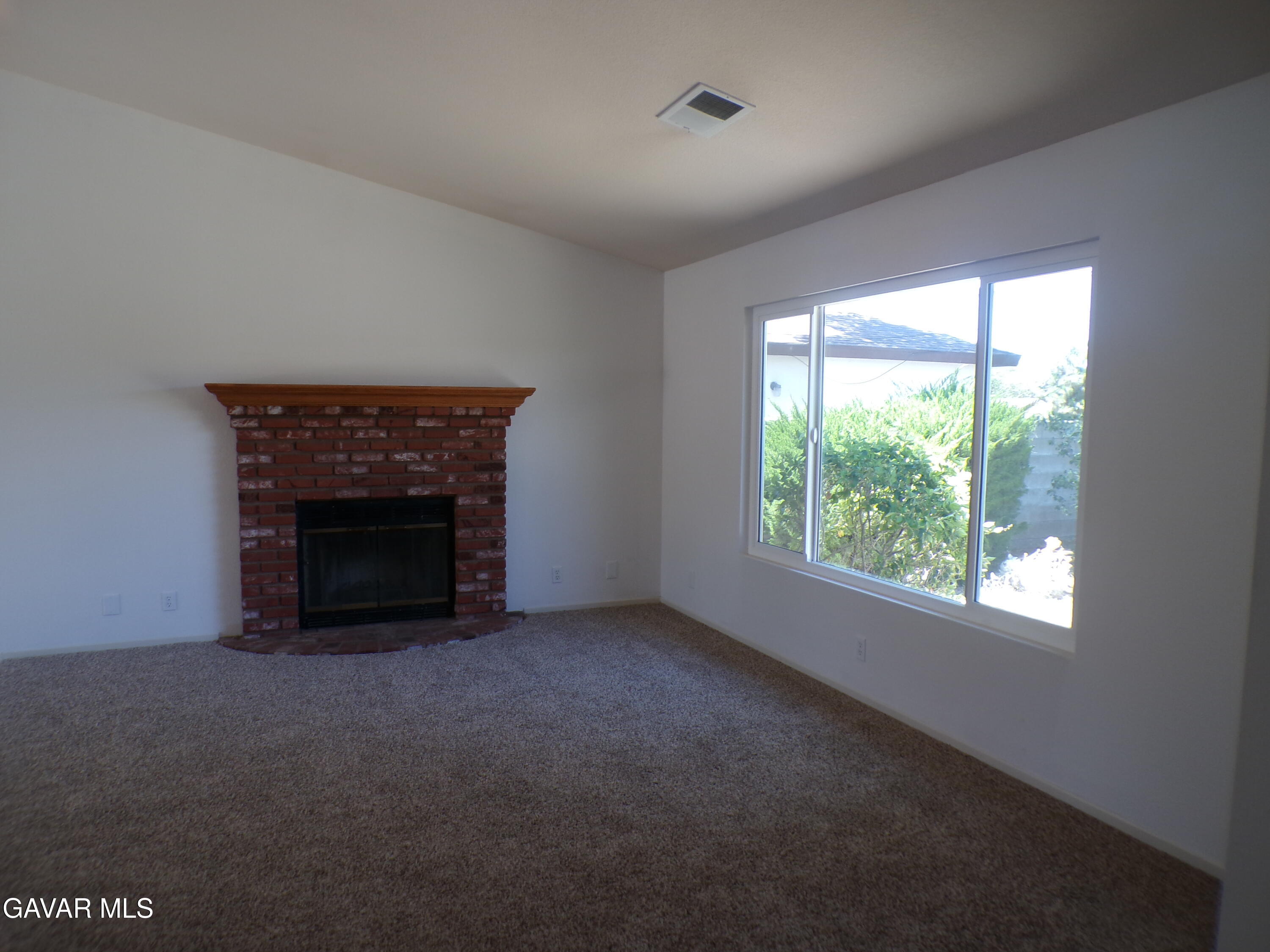 5102 W Avenue L10 Property Photo 4