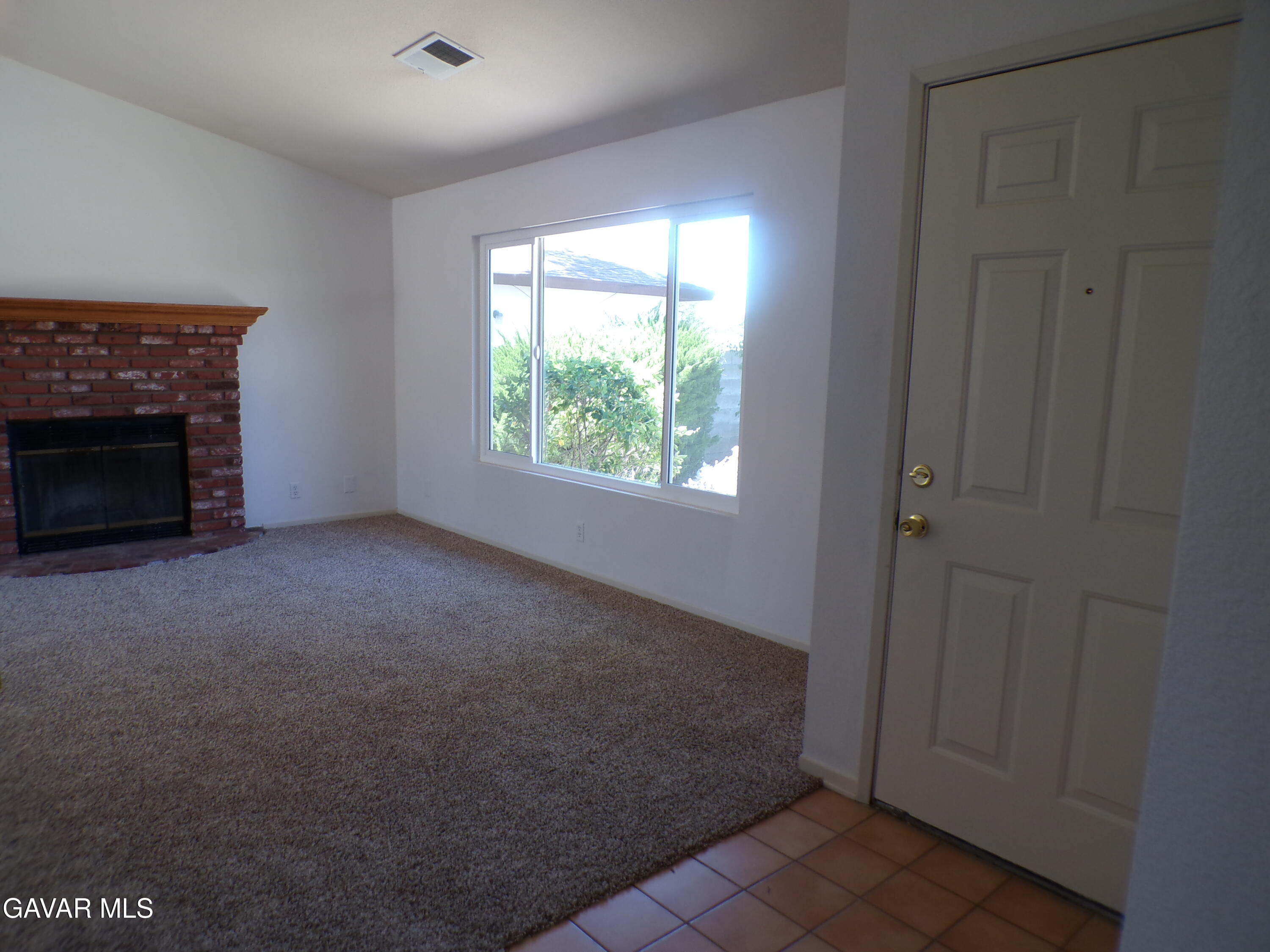 5102 W Avenue L10 Property Photo 5