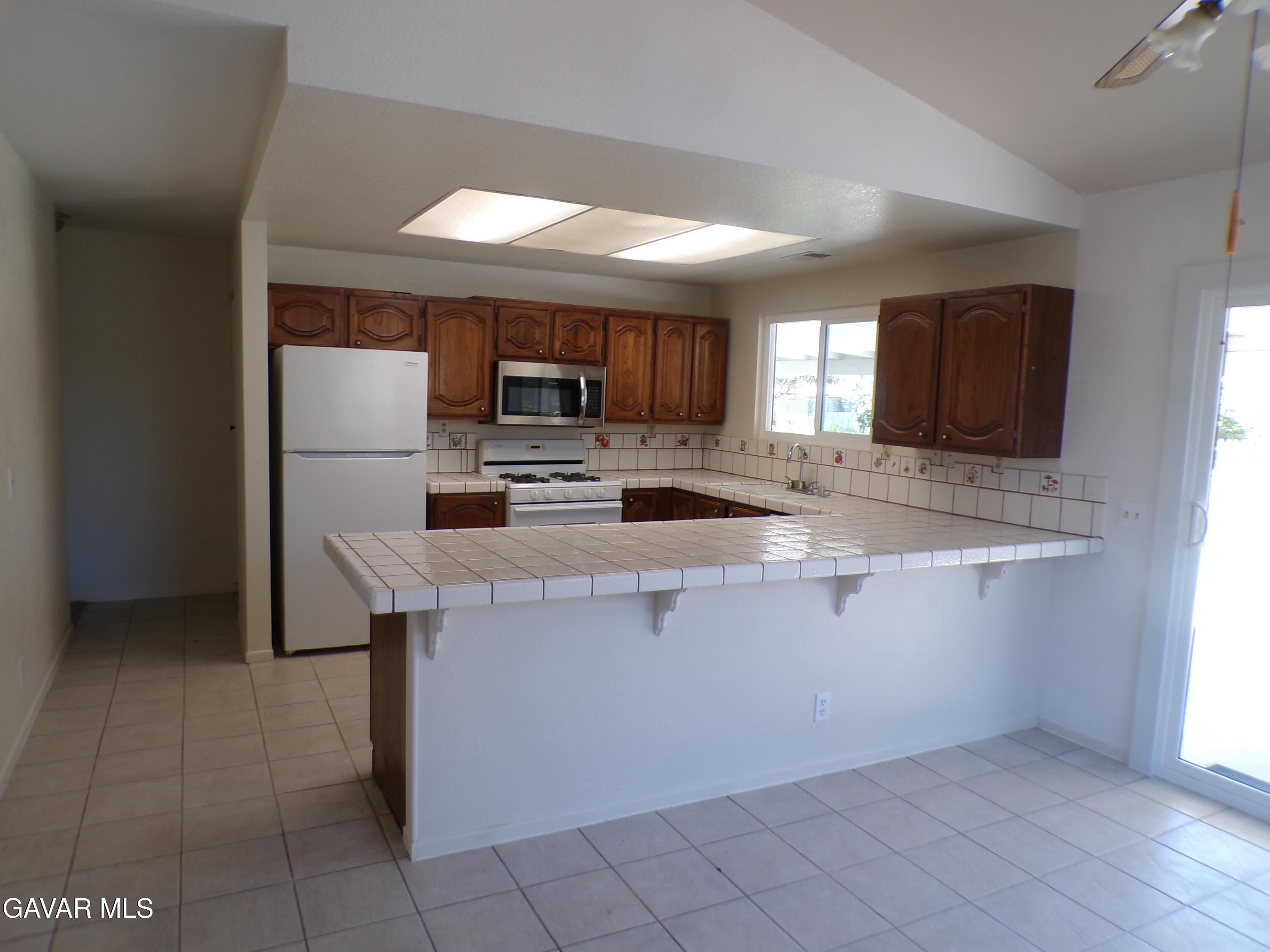 5102 W Avenue L10 Property Photo 10