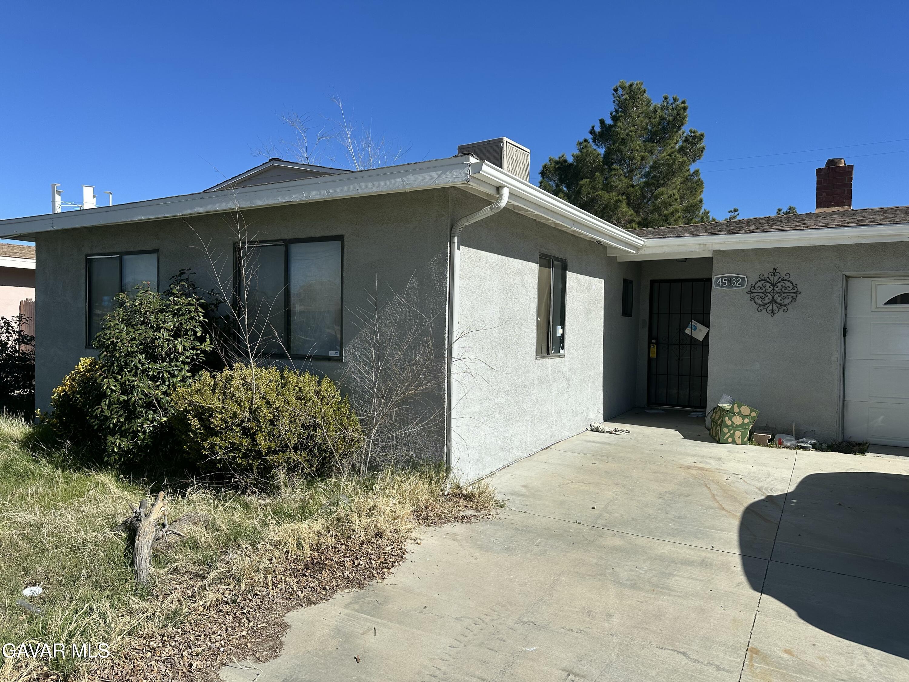 45132 Harlas Avenue Property Photo 1