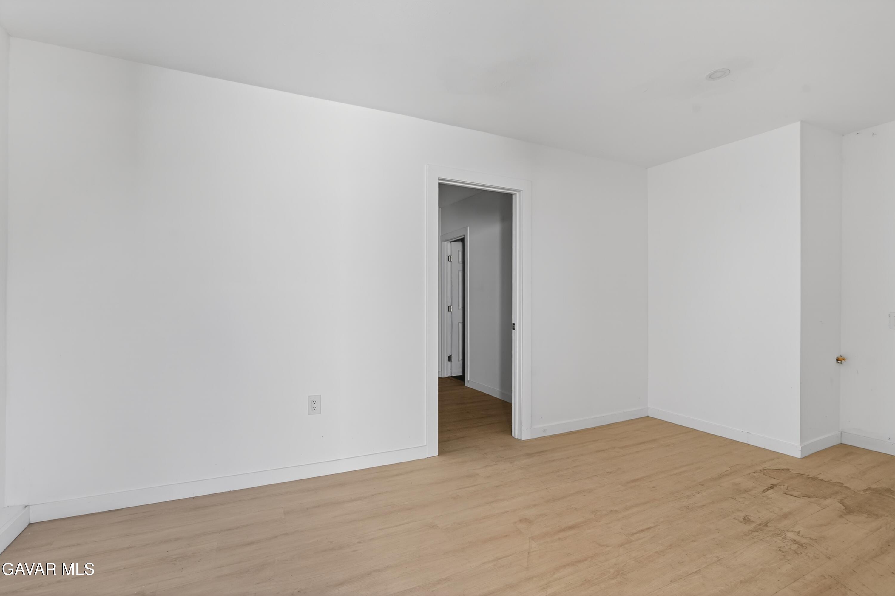 45132 Harlas Avenue Property Photo 9