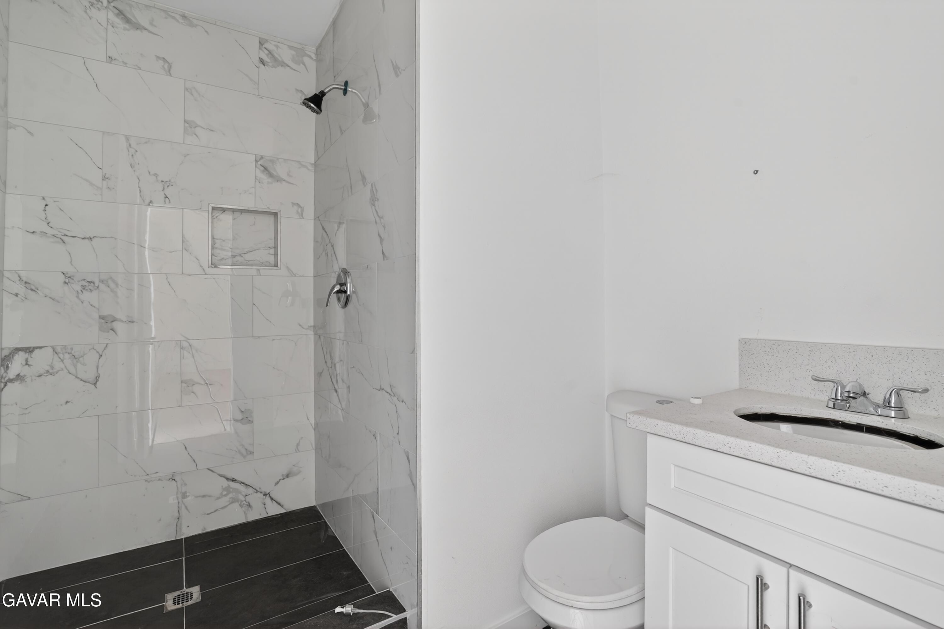 45132 Harlas Avenue Property Photo 13