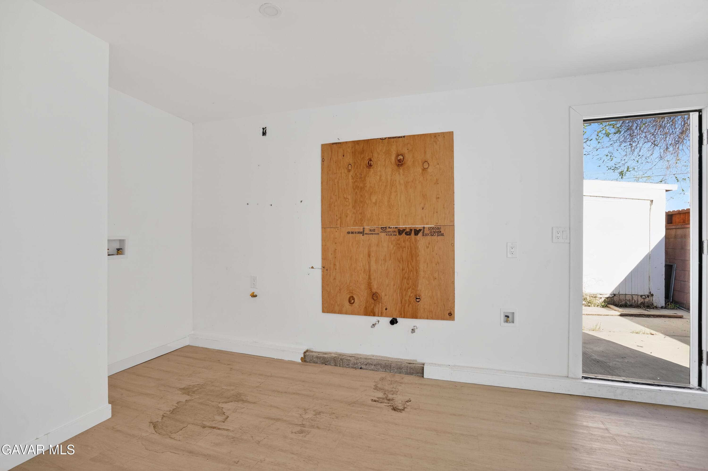 45132 Harlas Avenue Property Photo 14