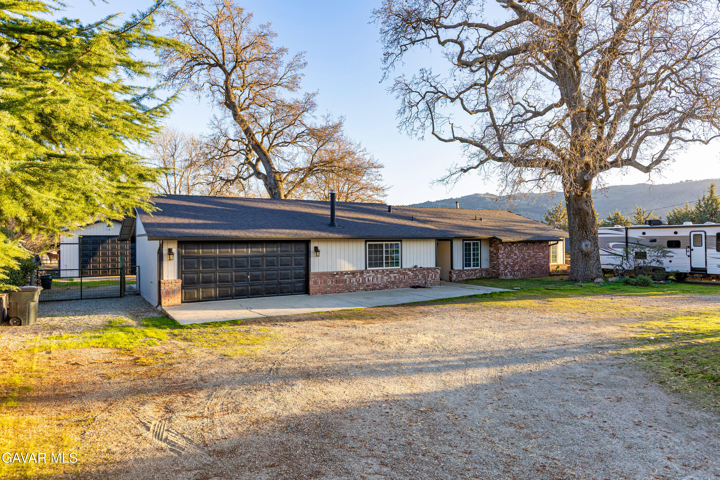 28050 Black Gold Way Property Photo 1