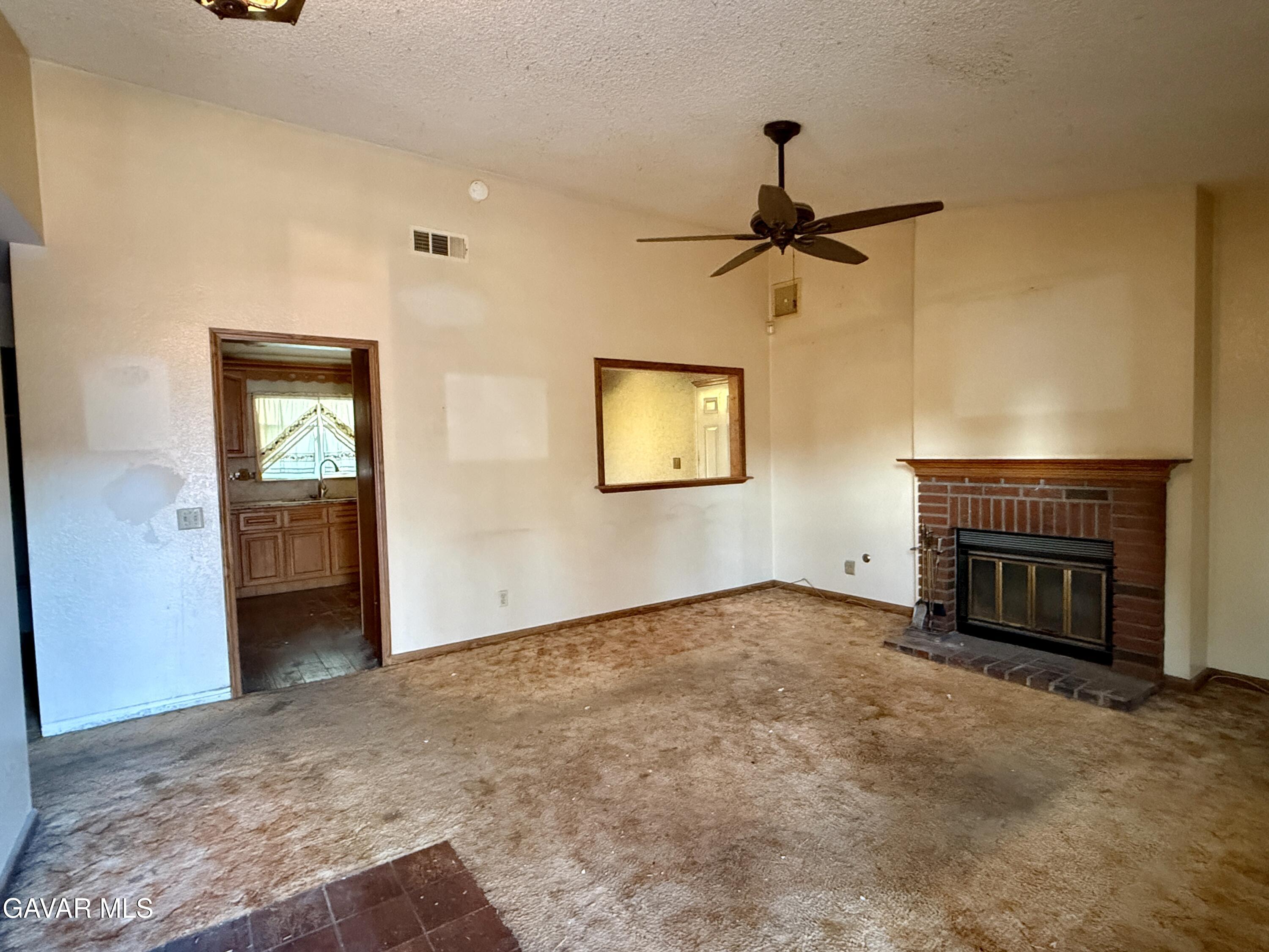 1719 Hitchcock Place Property Photo 4