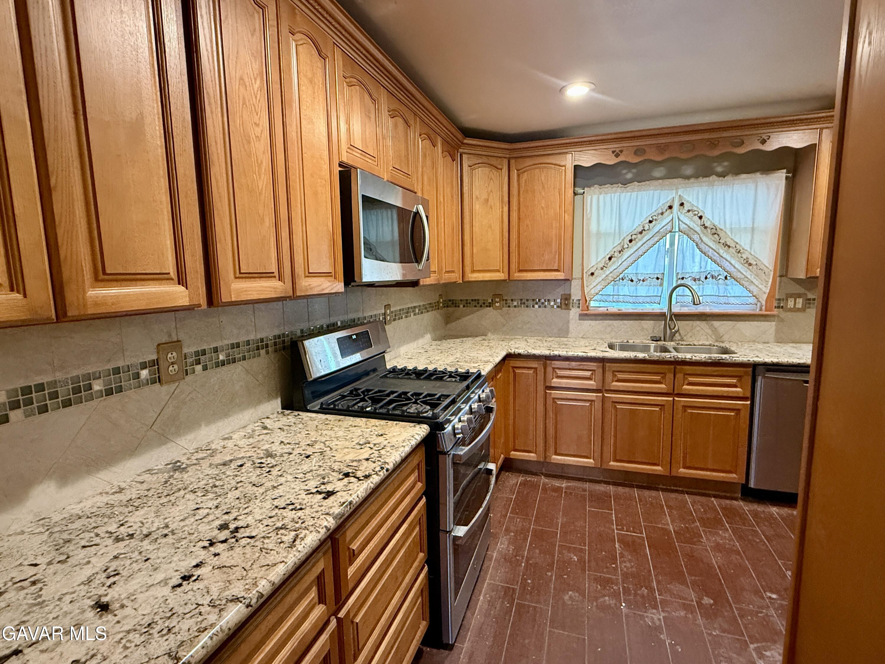 1719 Hitchcock Place Property Photo 6