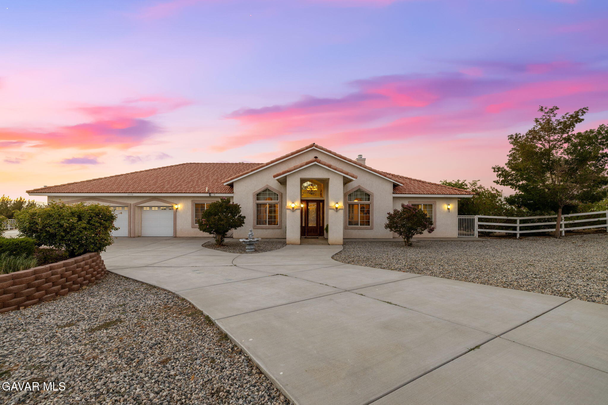 17173 Fort Tejon Road Property Photo 1
