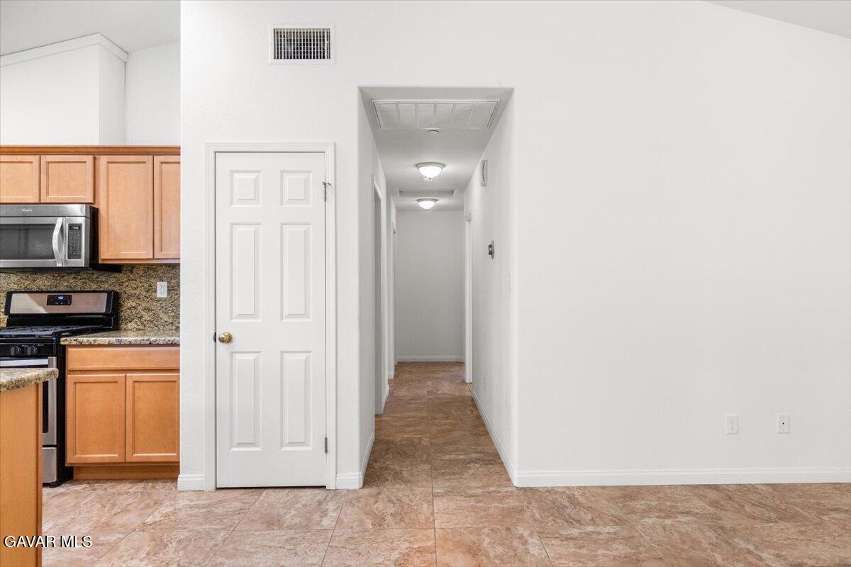 25340 Deertrail Drive Property Photo 15
