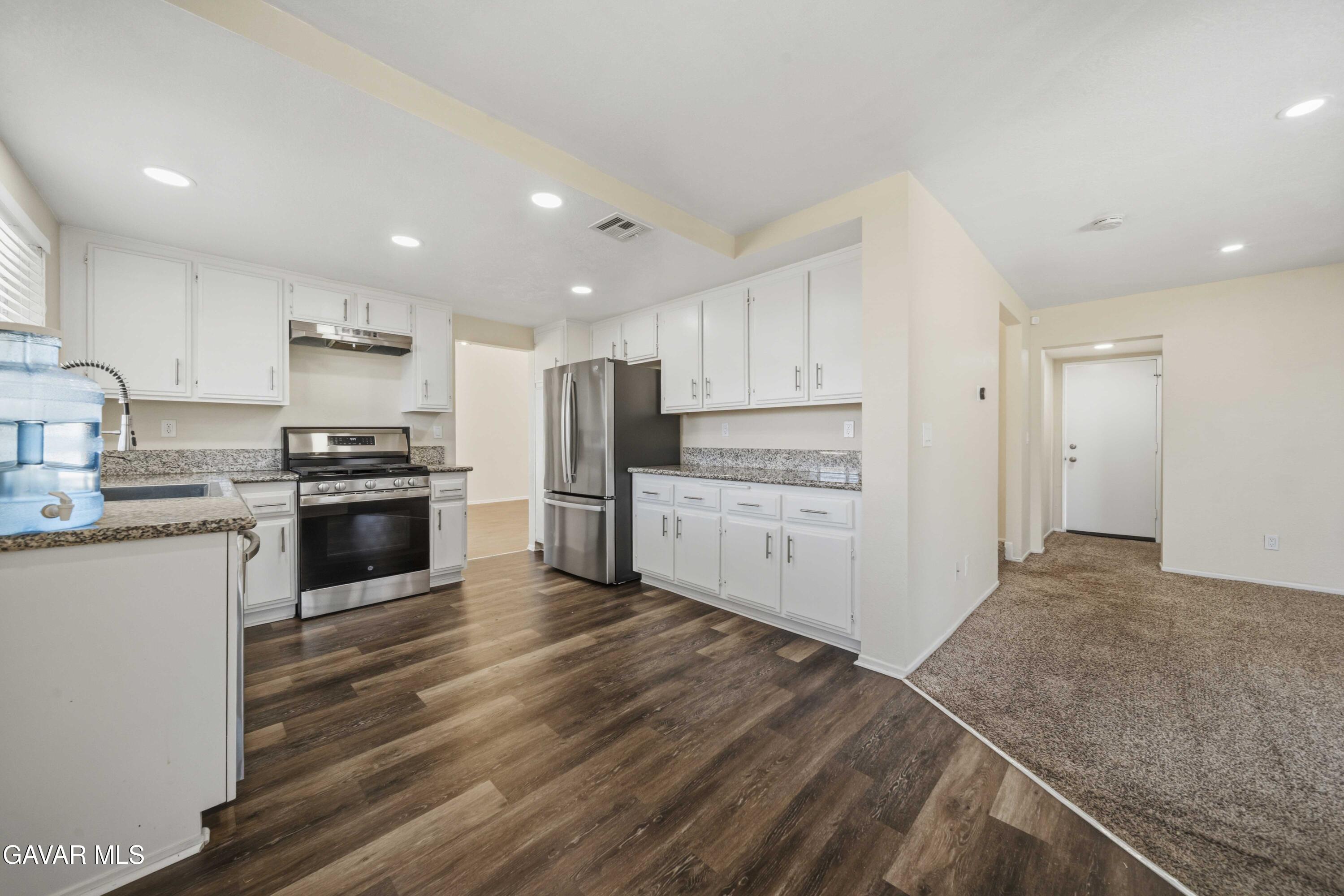 43753 Rialto Drive Property Photo 8