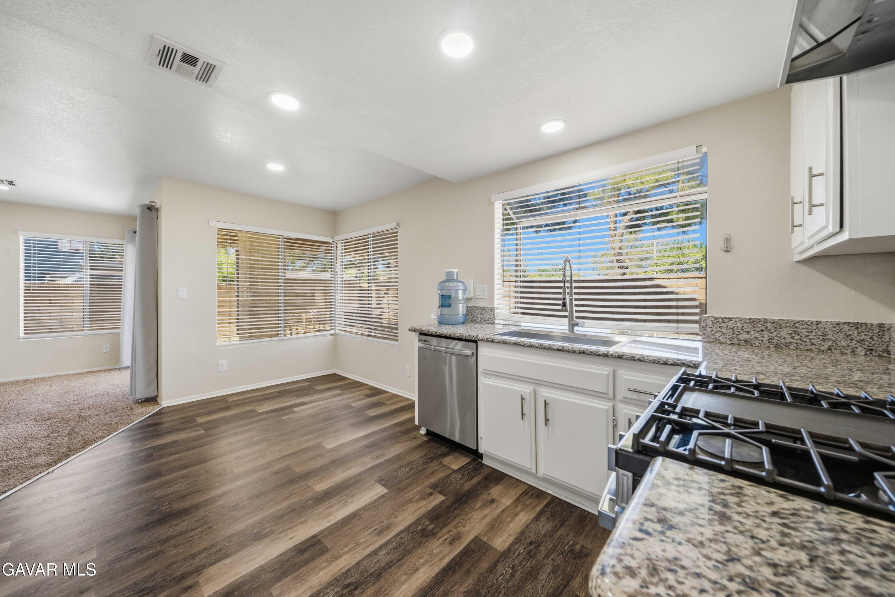 43753 Rialto Drive Property Photo 11