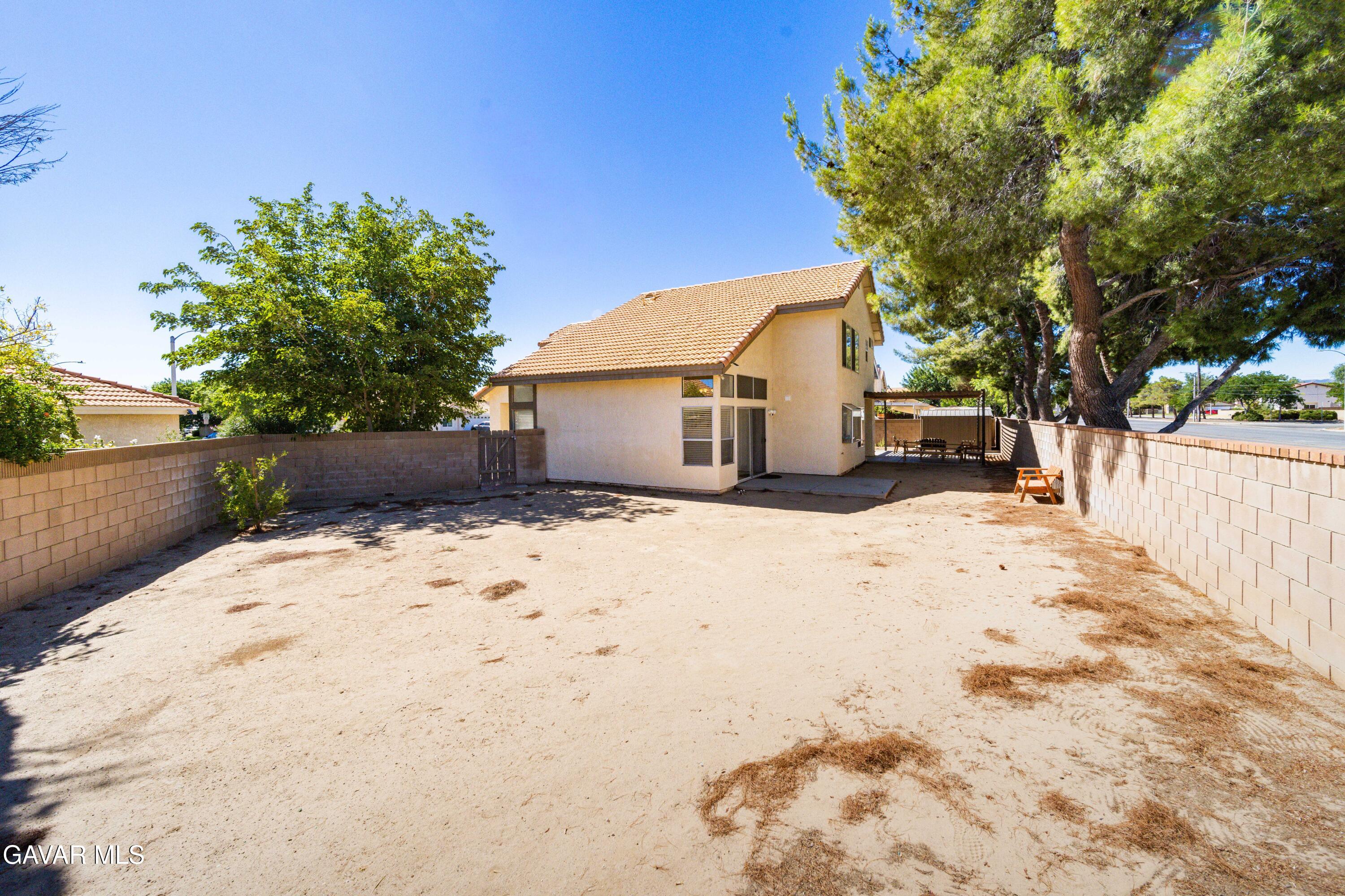 43753 Rialto Drive Property Photo 33