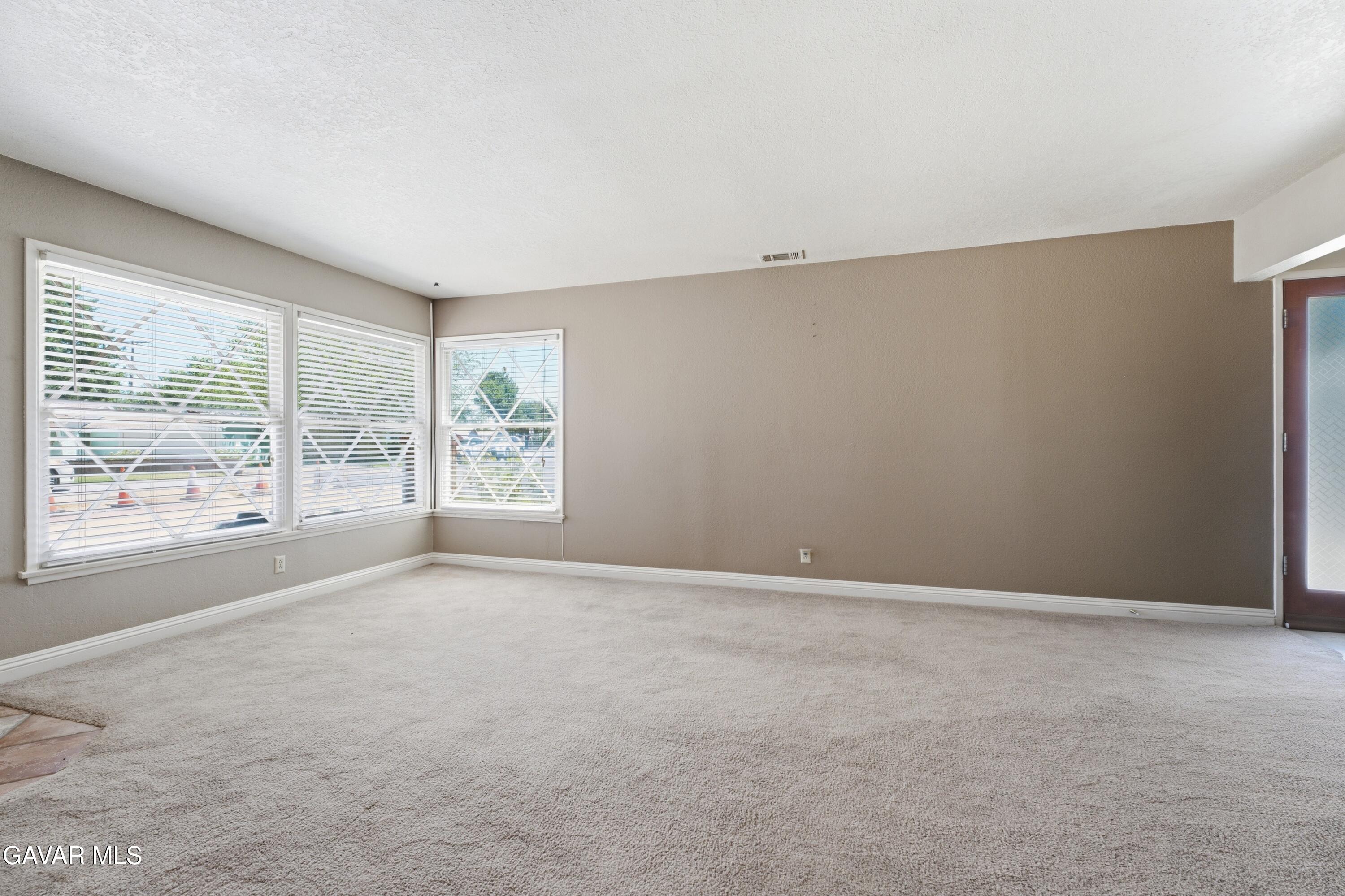 1222 West Avenue J15 Property Photo 4