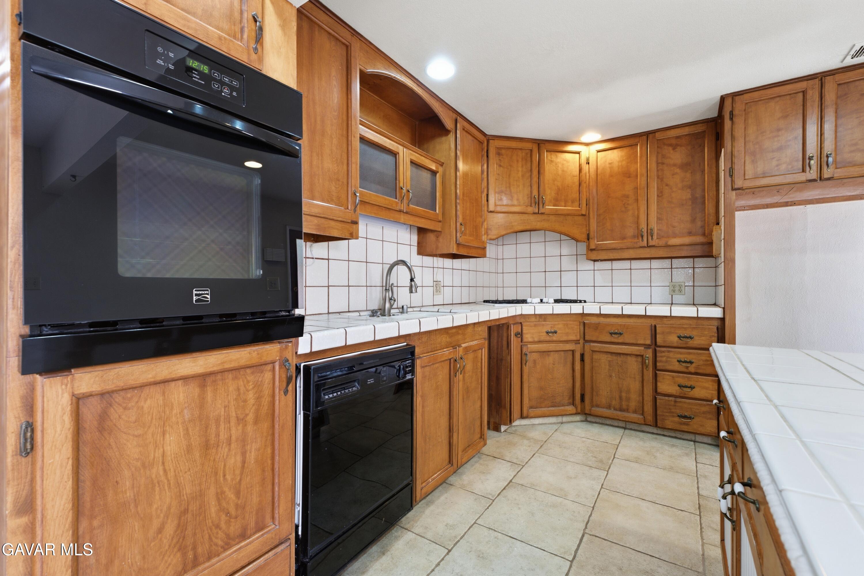 1222 West Avenue J15 Property Photo 8