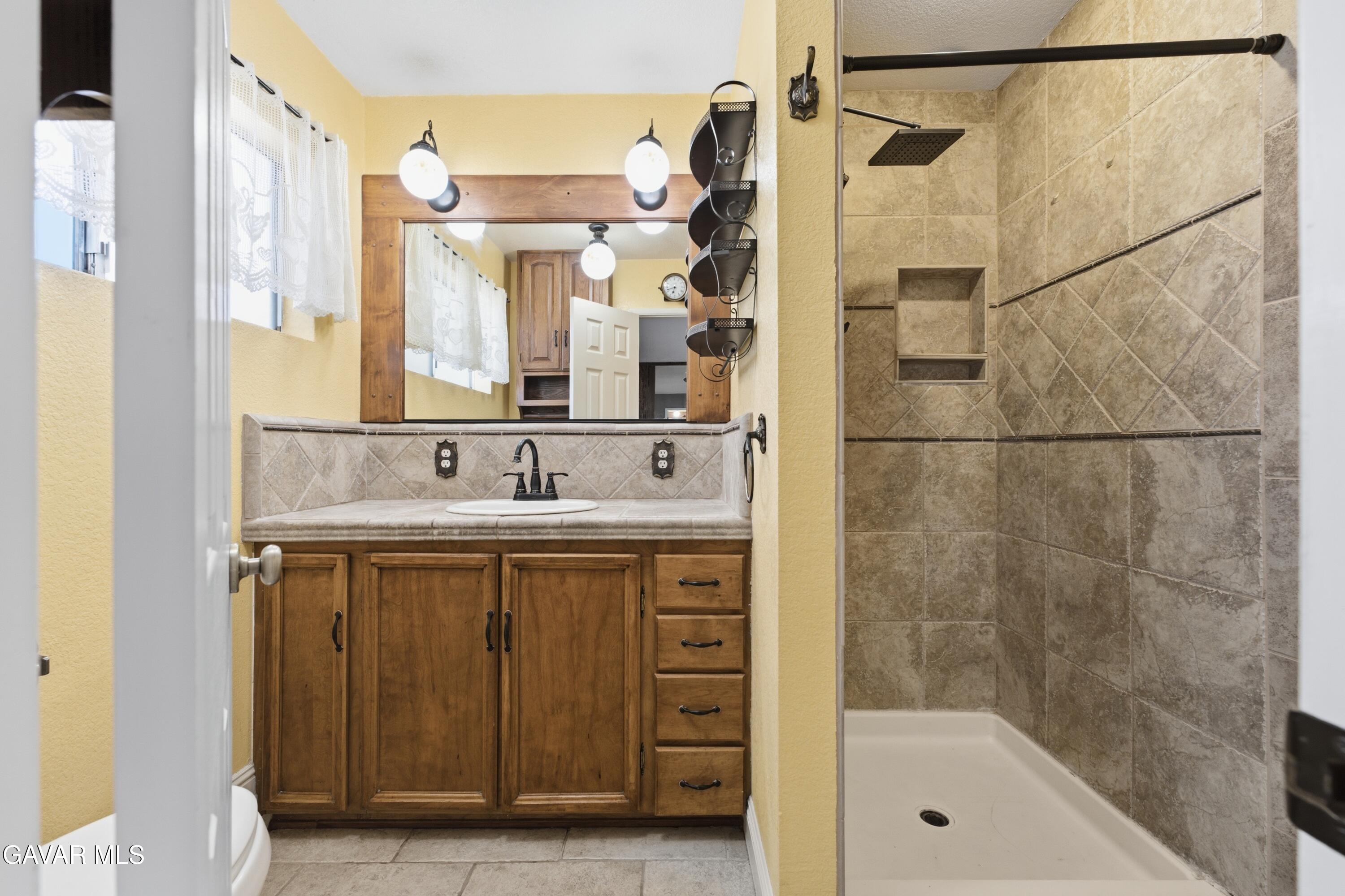 1222 West Avenue J15 Property Photo 14