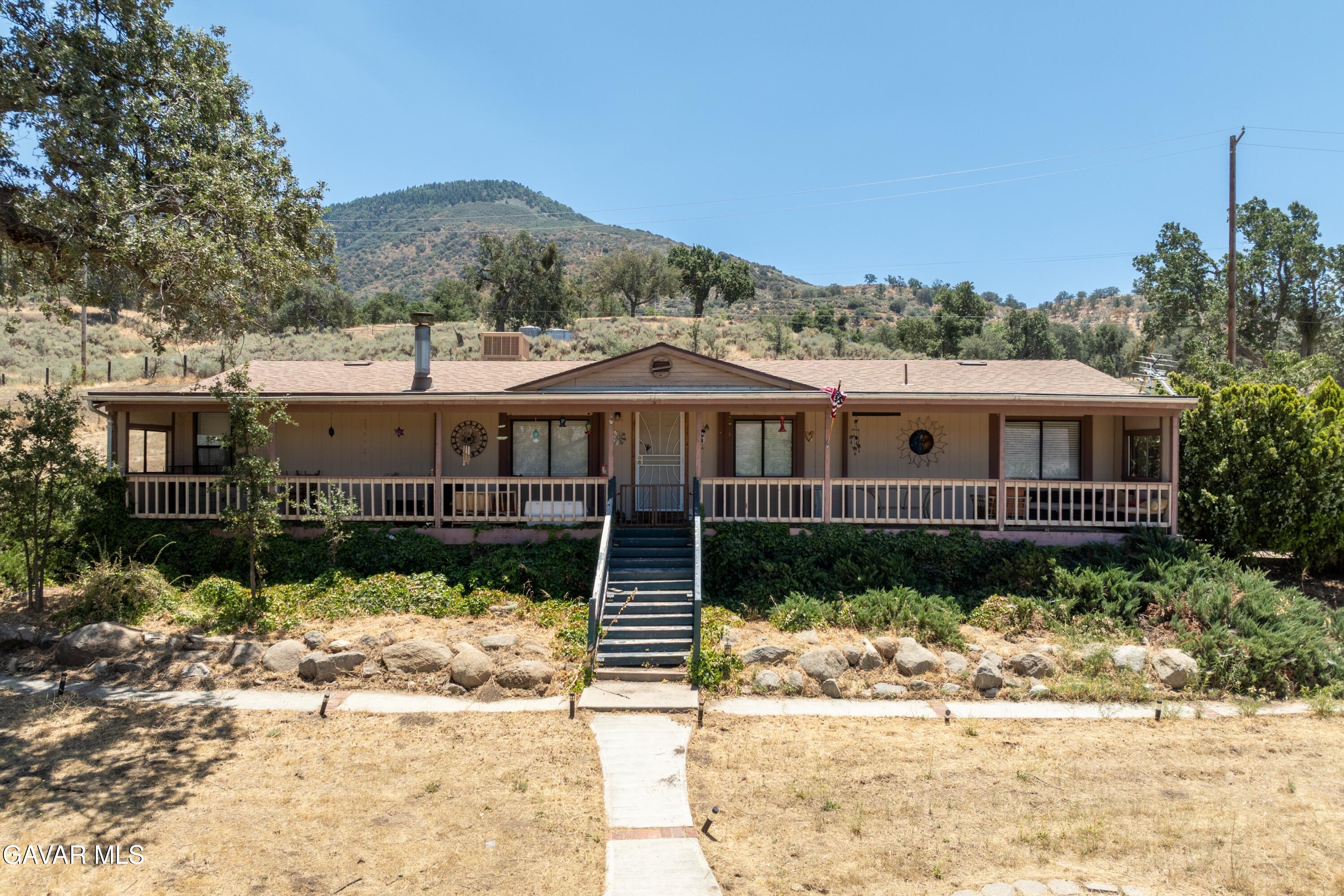 18518 Pellisier Road Property Photo 3
