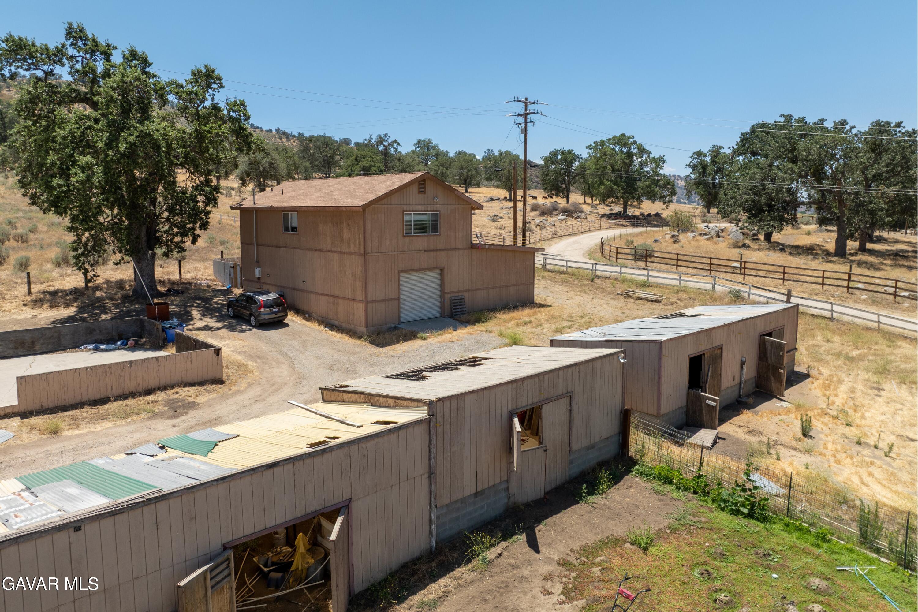 18518 Pellisier Road Property Photo 6