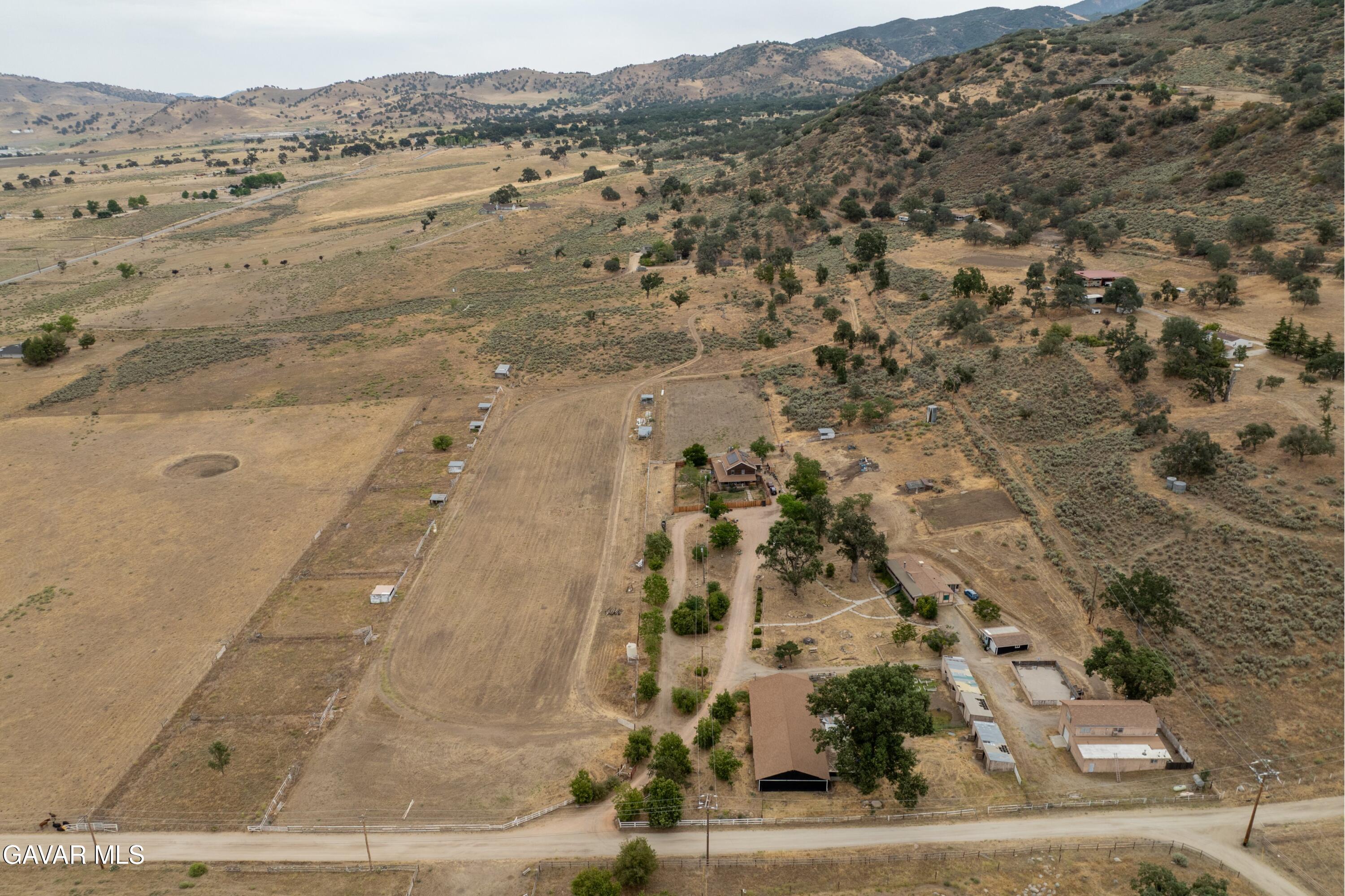 18518 Pellisier Road Property Photo 13