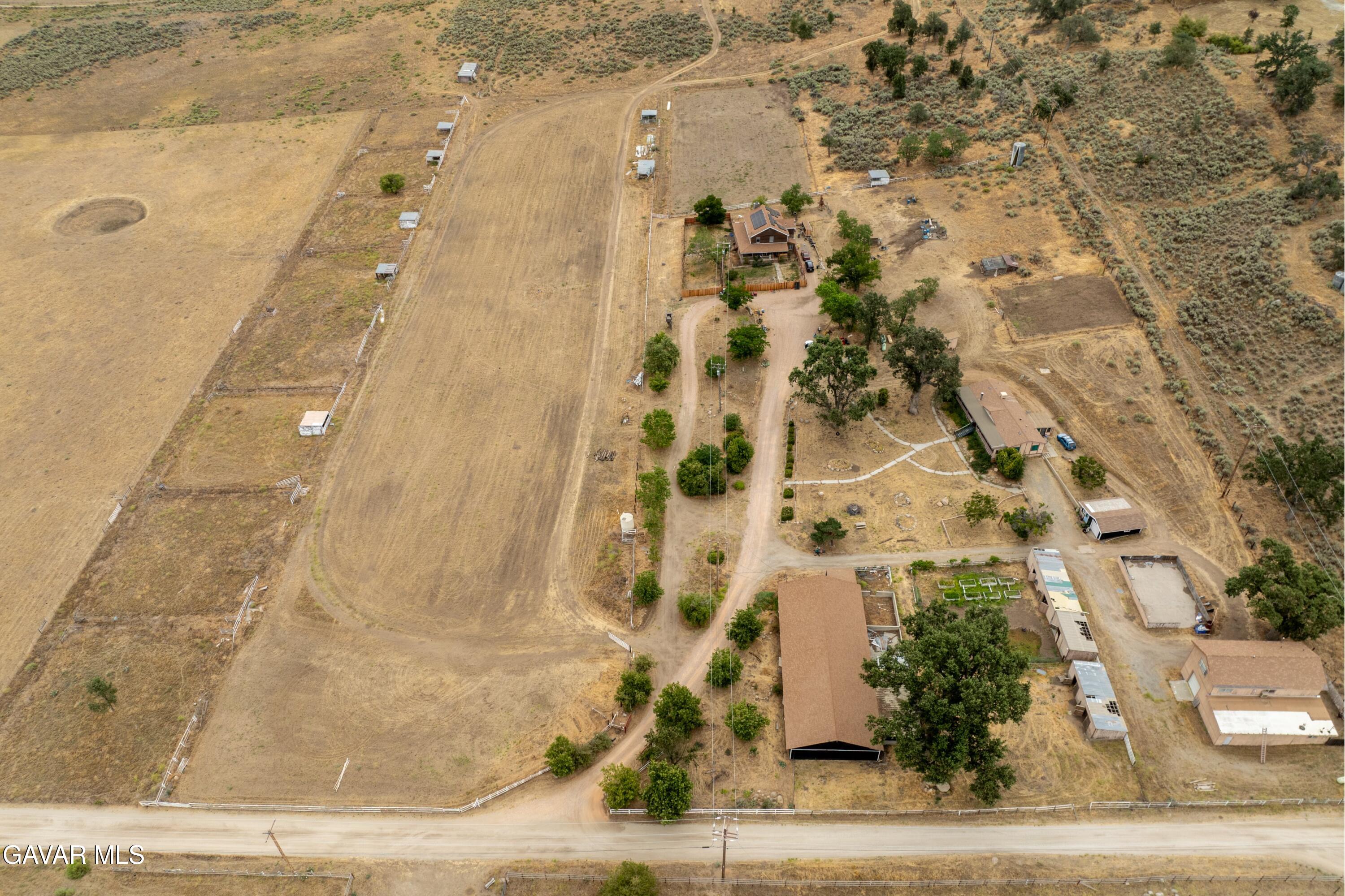 18518 Pellisier Road Property Photo 14