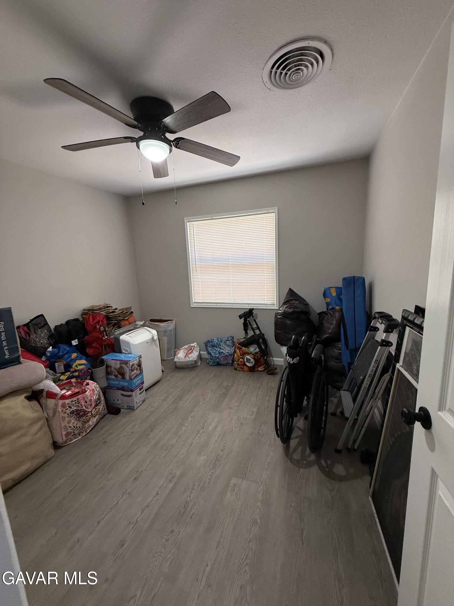 38321 Rosemarie Street Property Photo 4