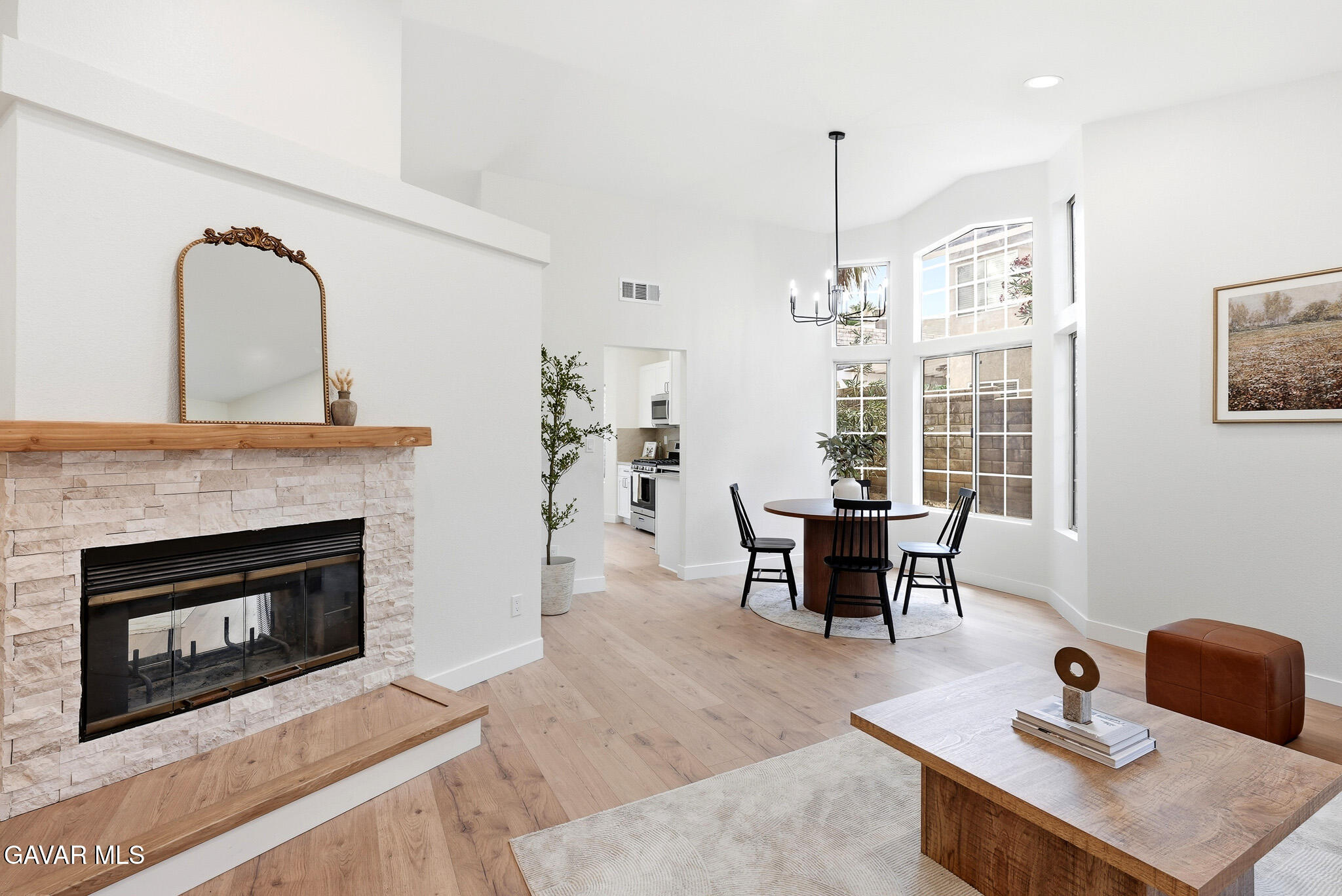 3202 Angeleno Place Property Photo 6