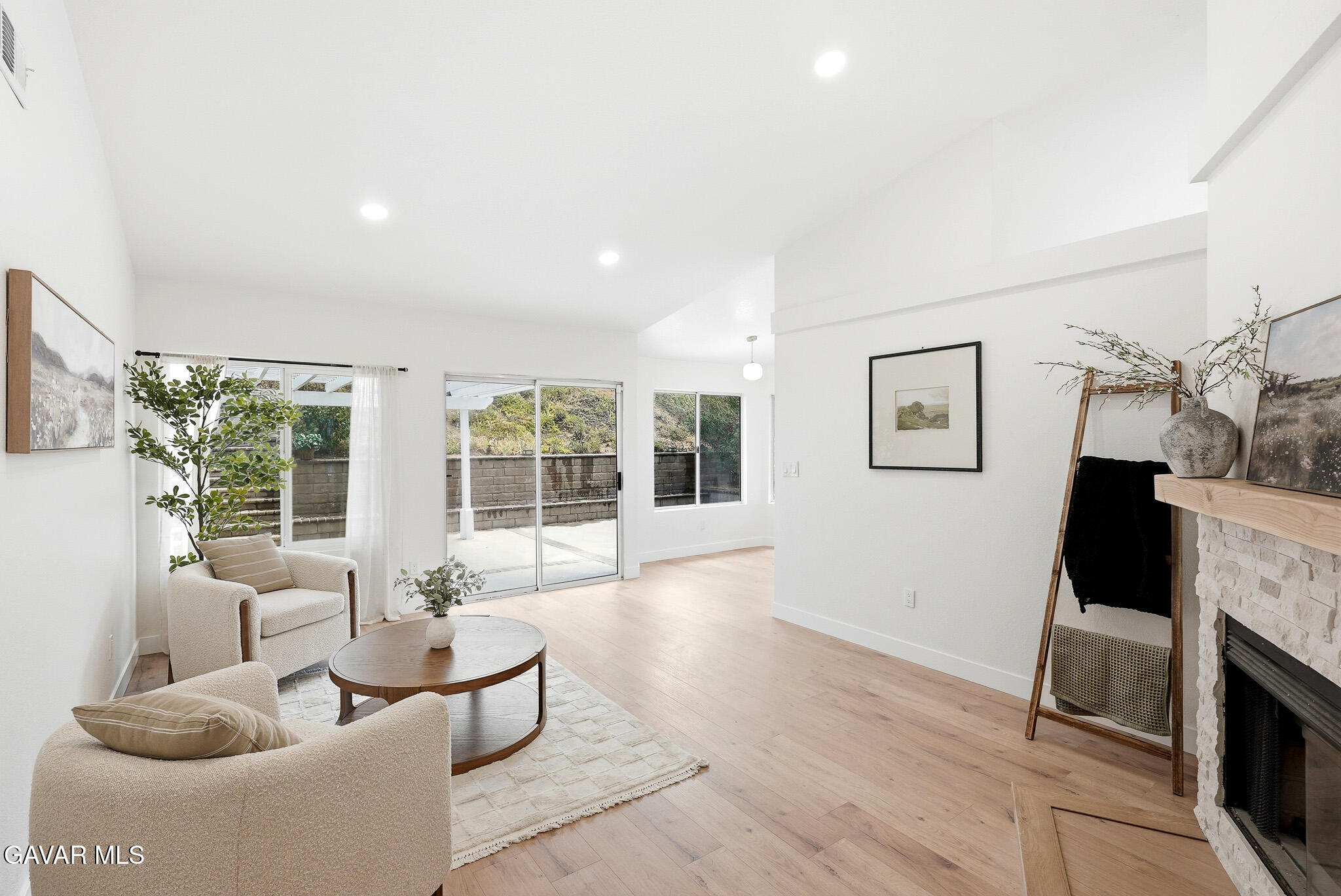 3202 Angeleno Place Property Photo 7