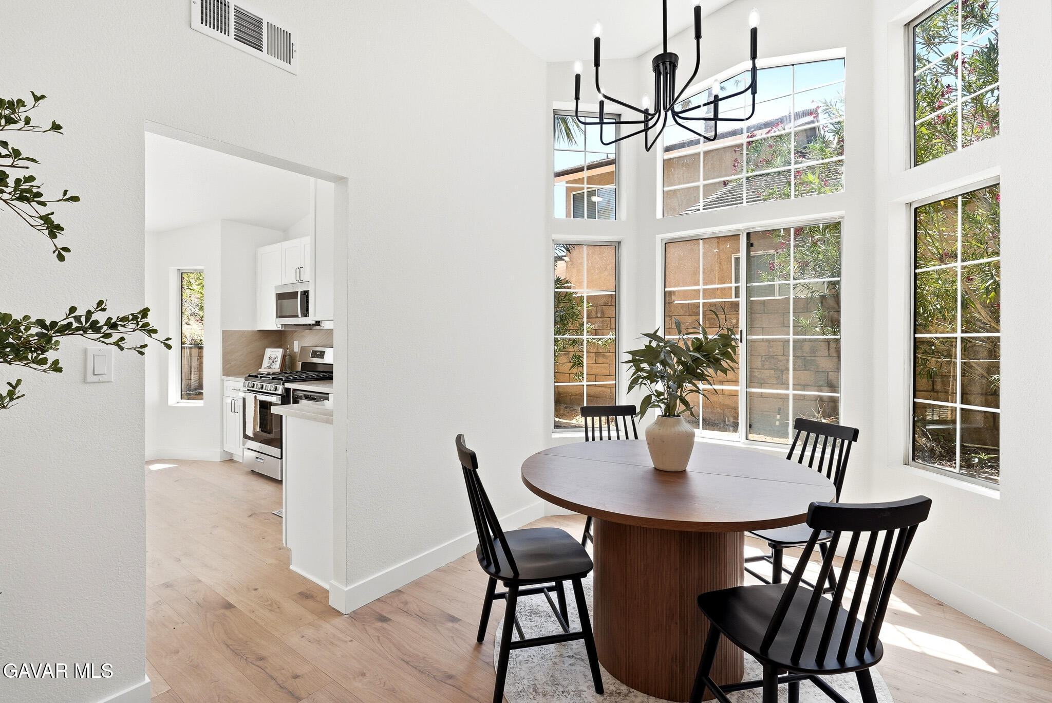 3202 Angeleno Place Property Photo 10