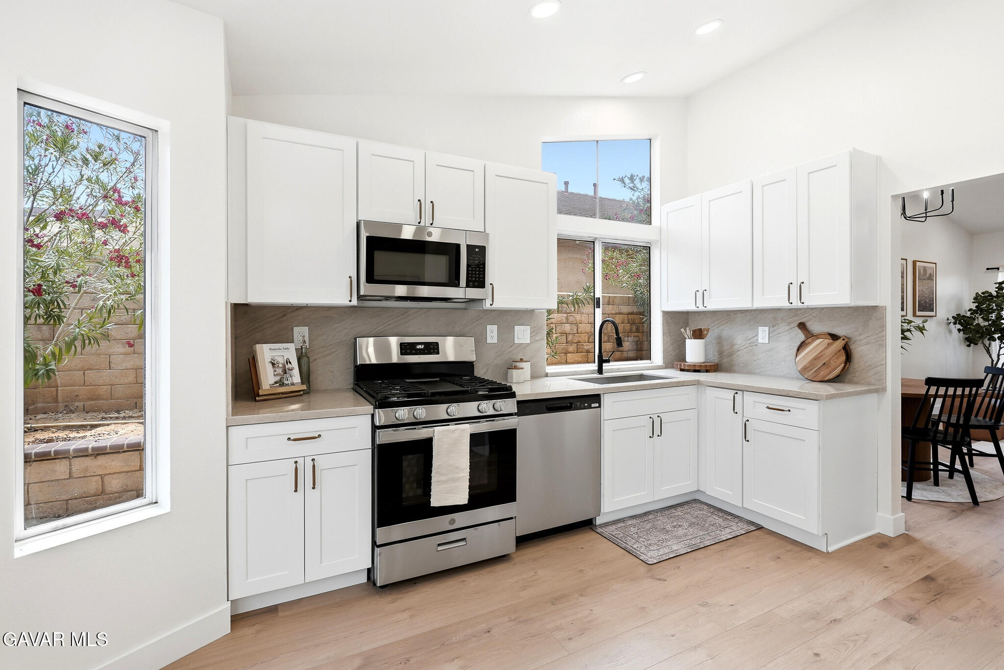 3202 Angeleno Place Property Photo 11