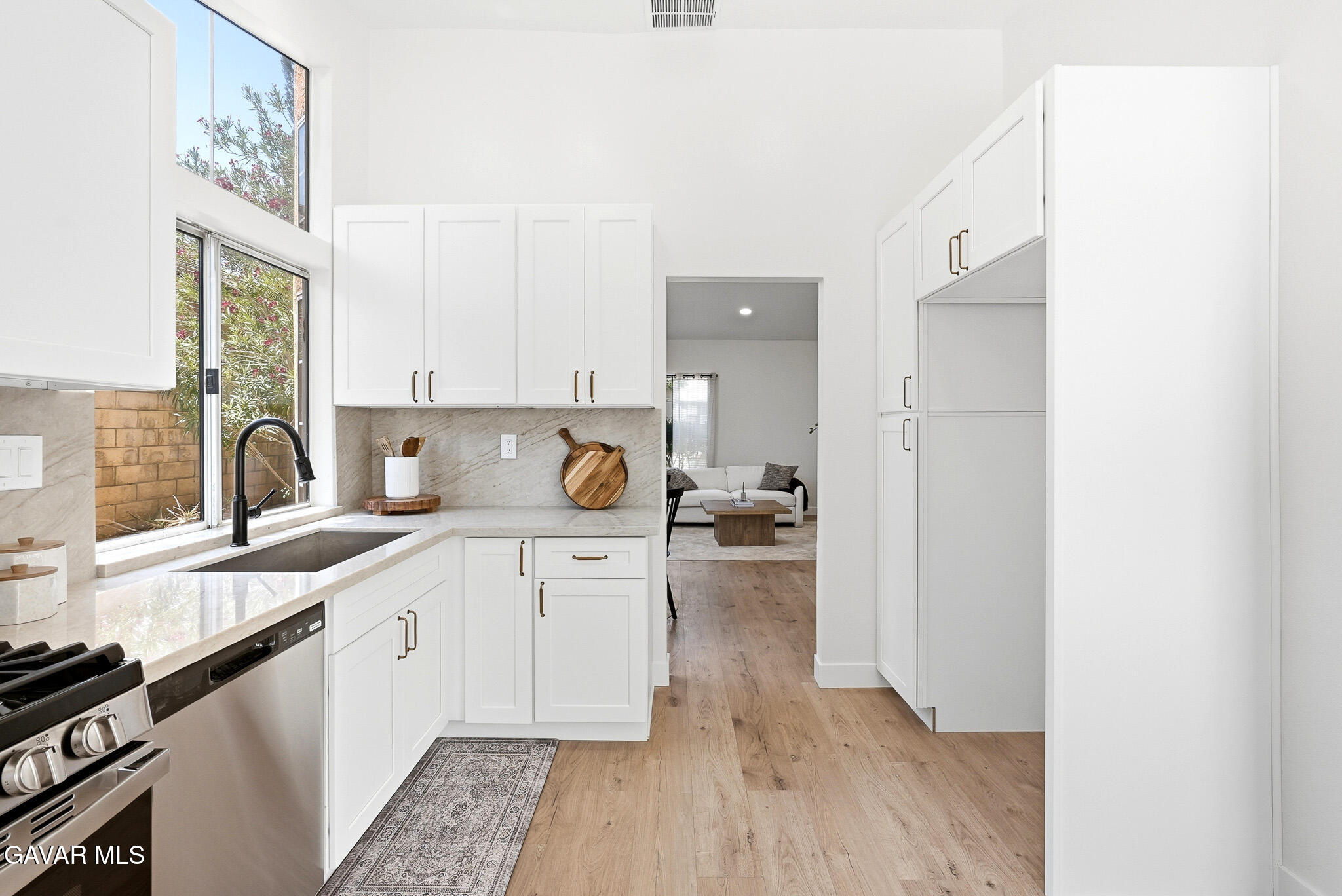 3202 Angeleno Place Property Photo 13