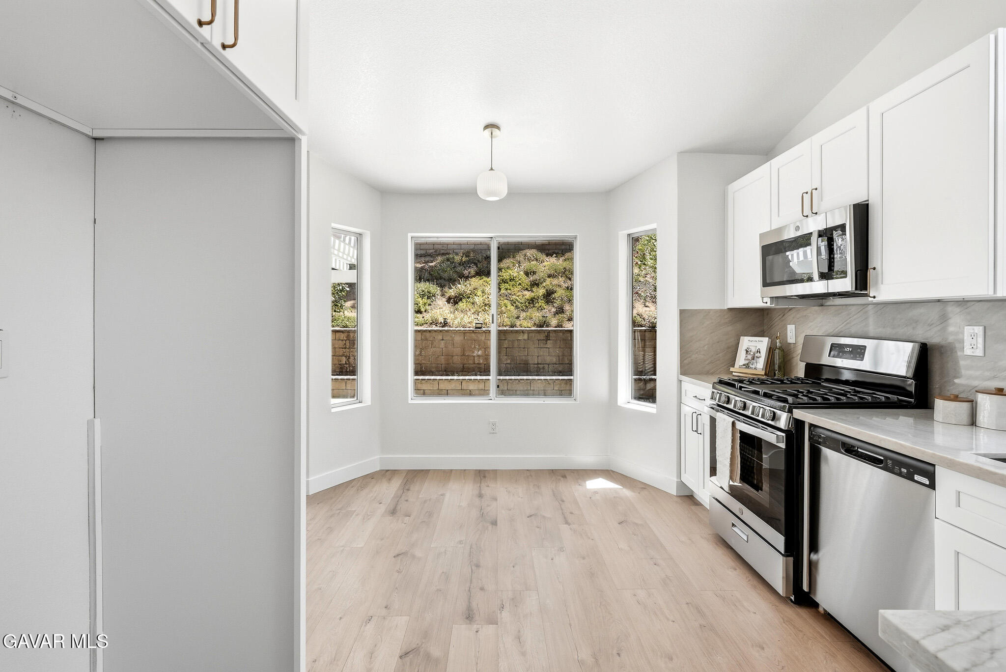 3202 Angeleno Place Property Photo 14