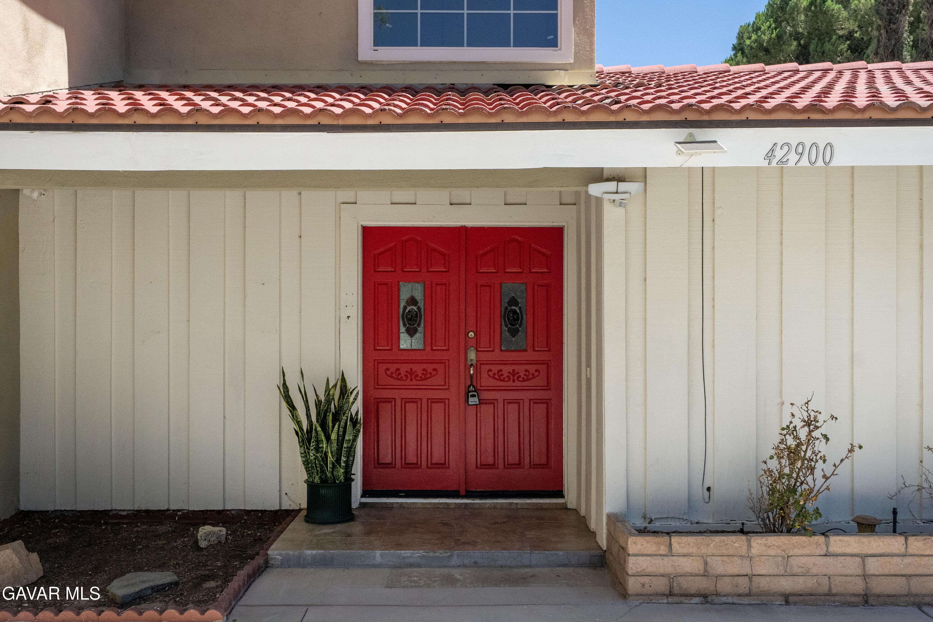 42900 Staffordshire Drive Property Photo 4