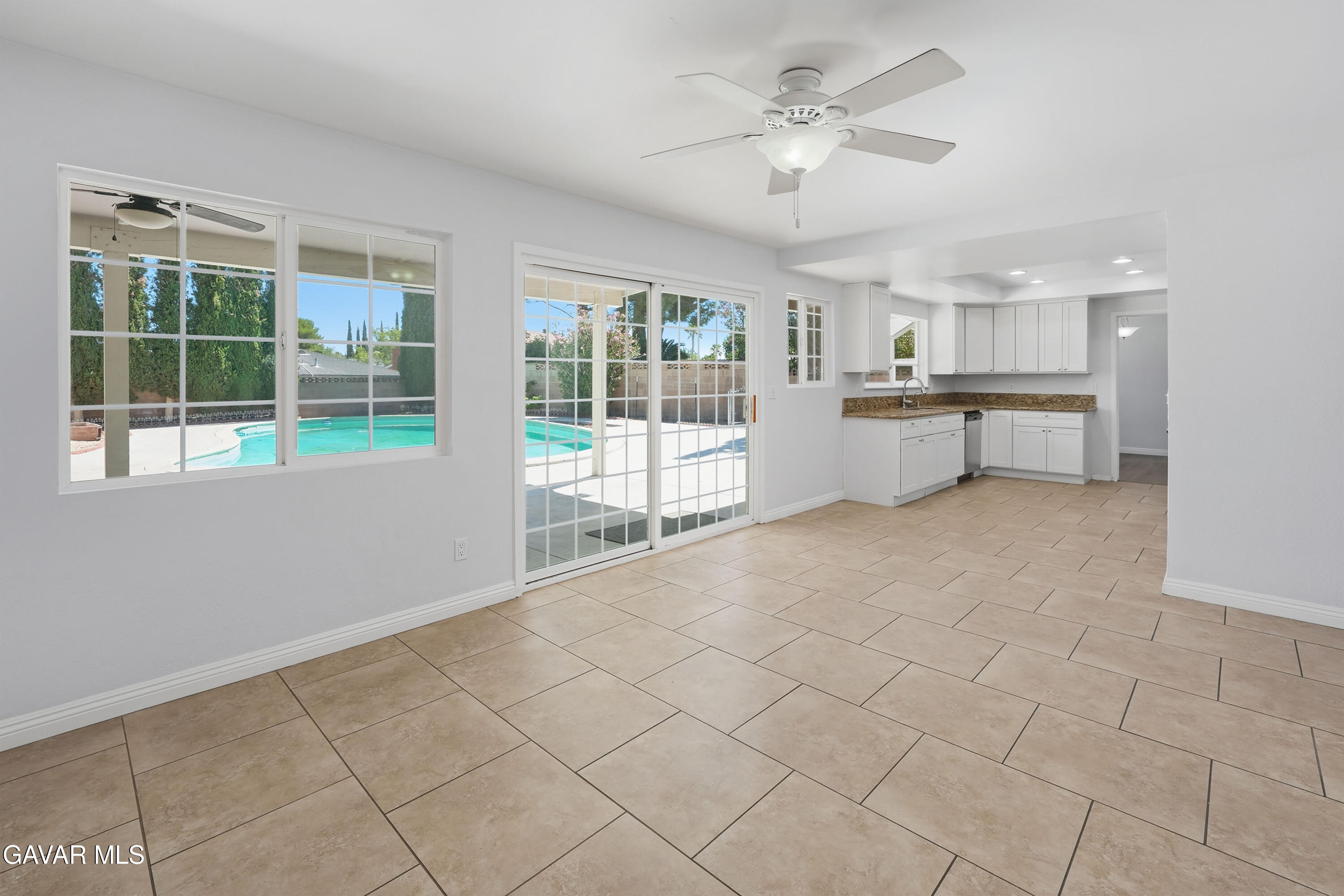42900 Staffordshire Drive Property Photo 14