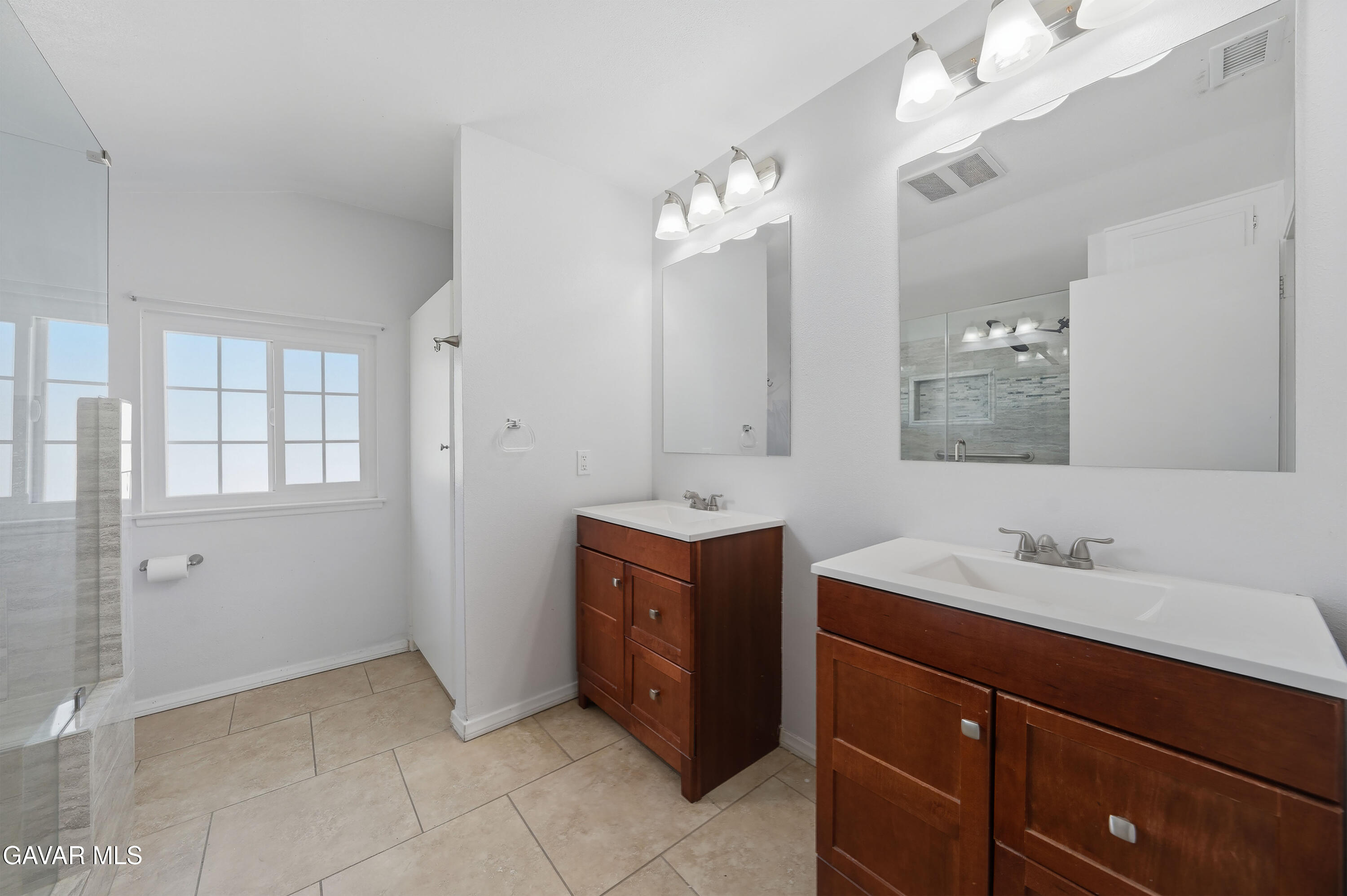 42900 Staffordshire Drive Property Photo 36