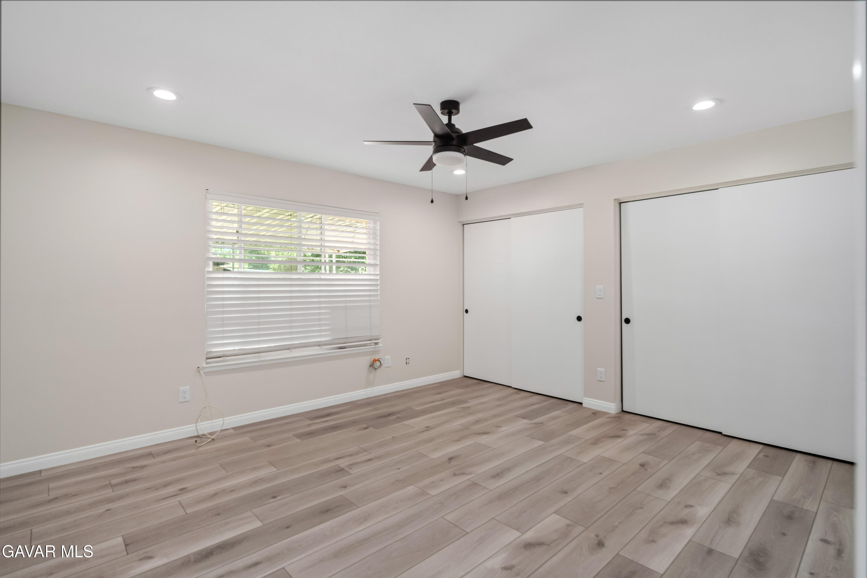 42701 W 40th Street Property Photo 18