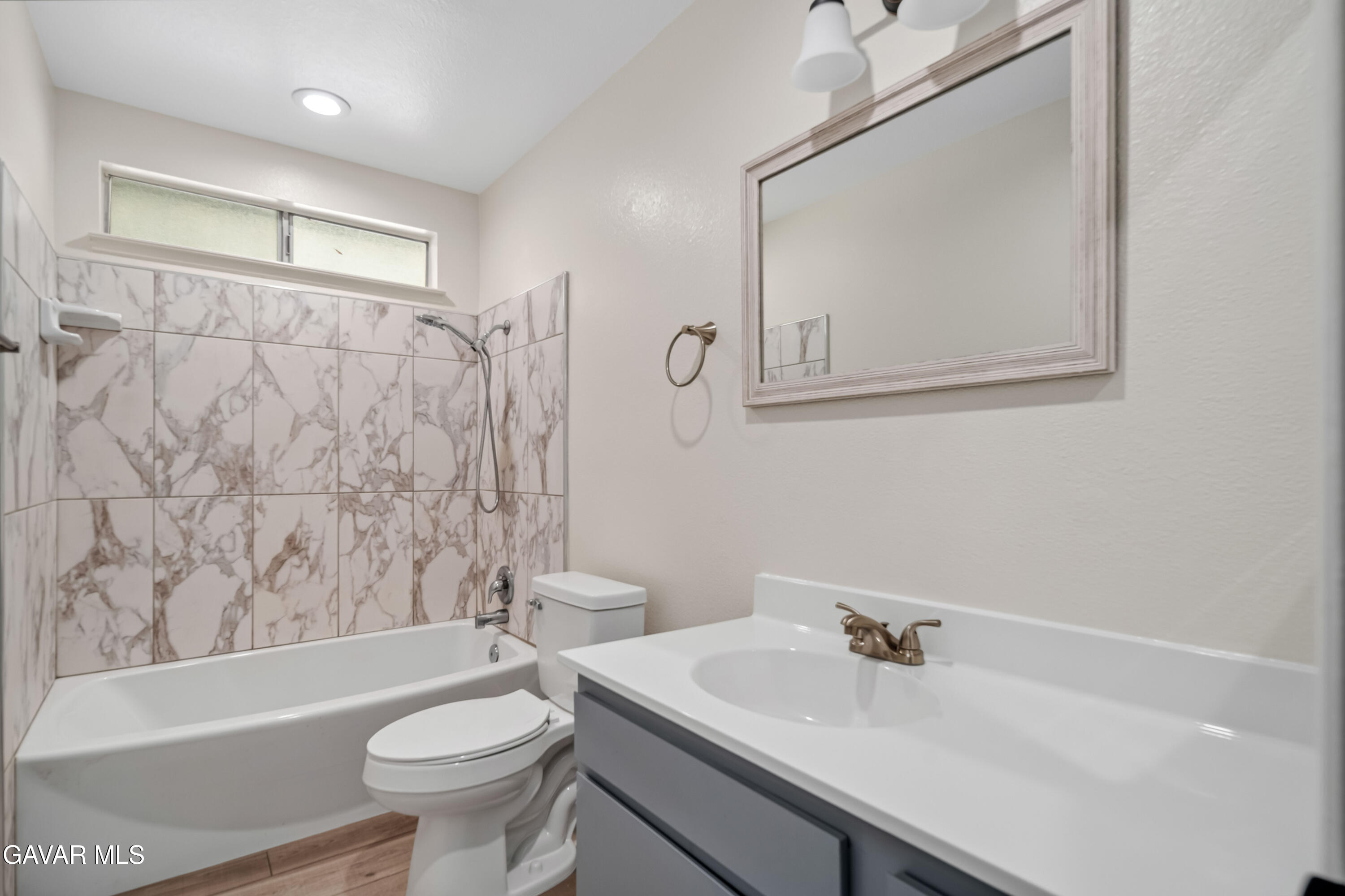 42701 W 40th Street Property Photo 24