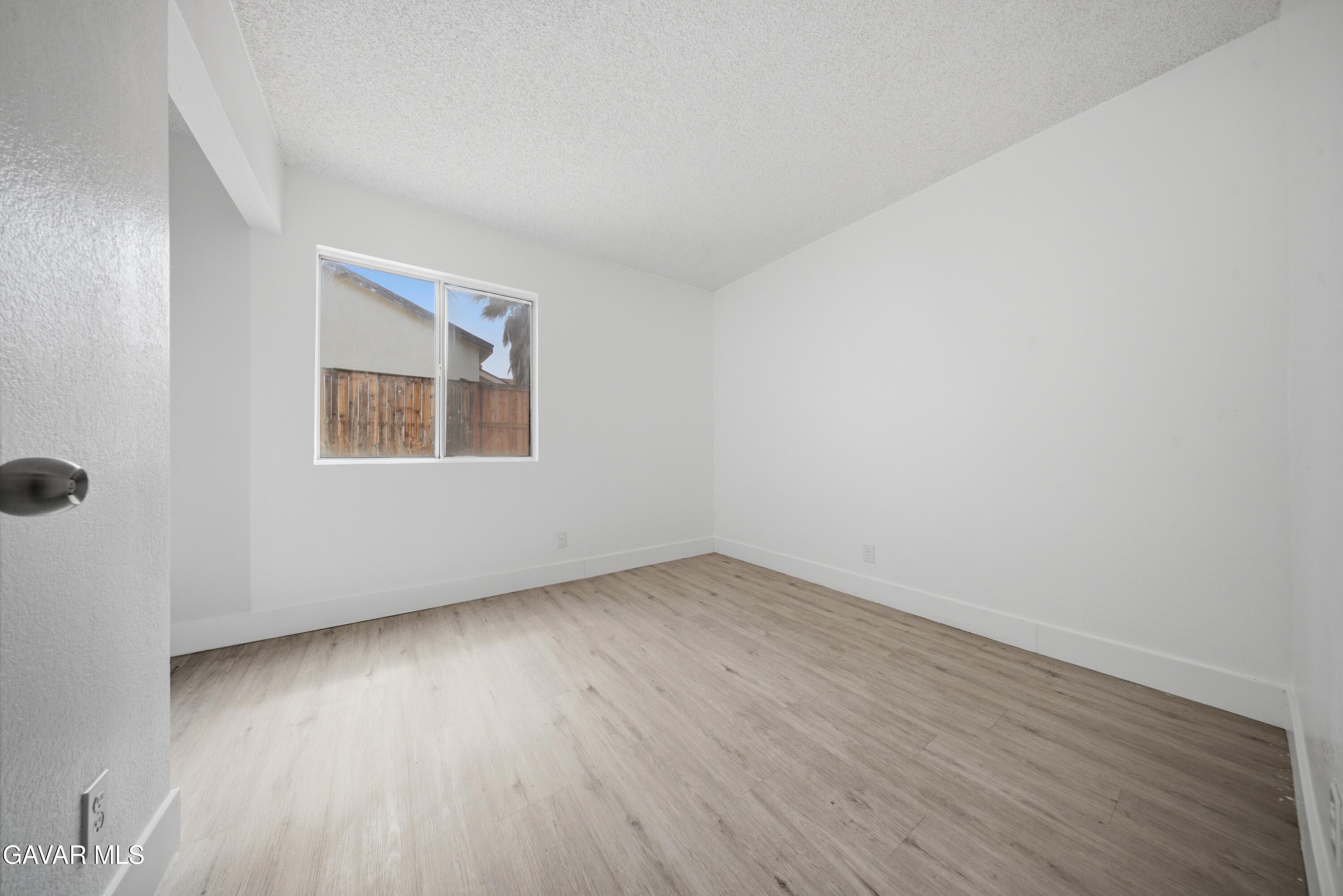 1325 Bradford Avenue Property Photo 11