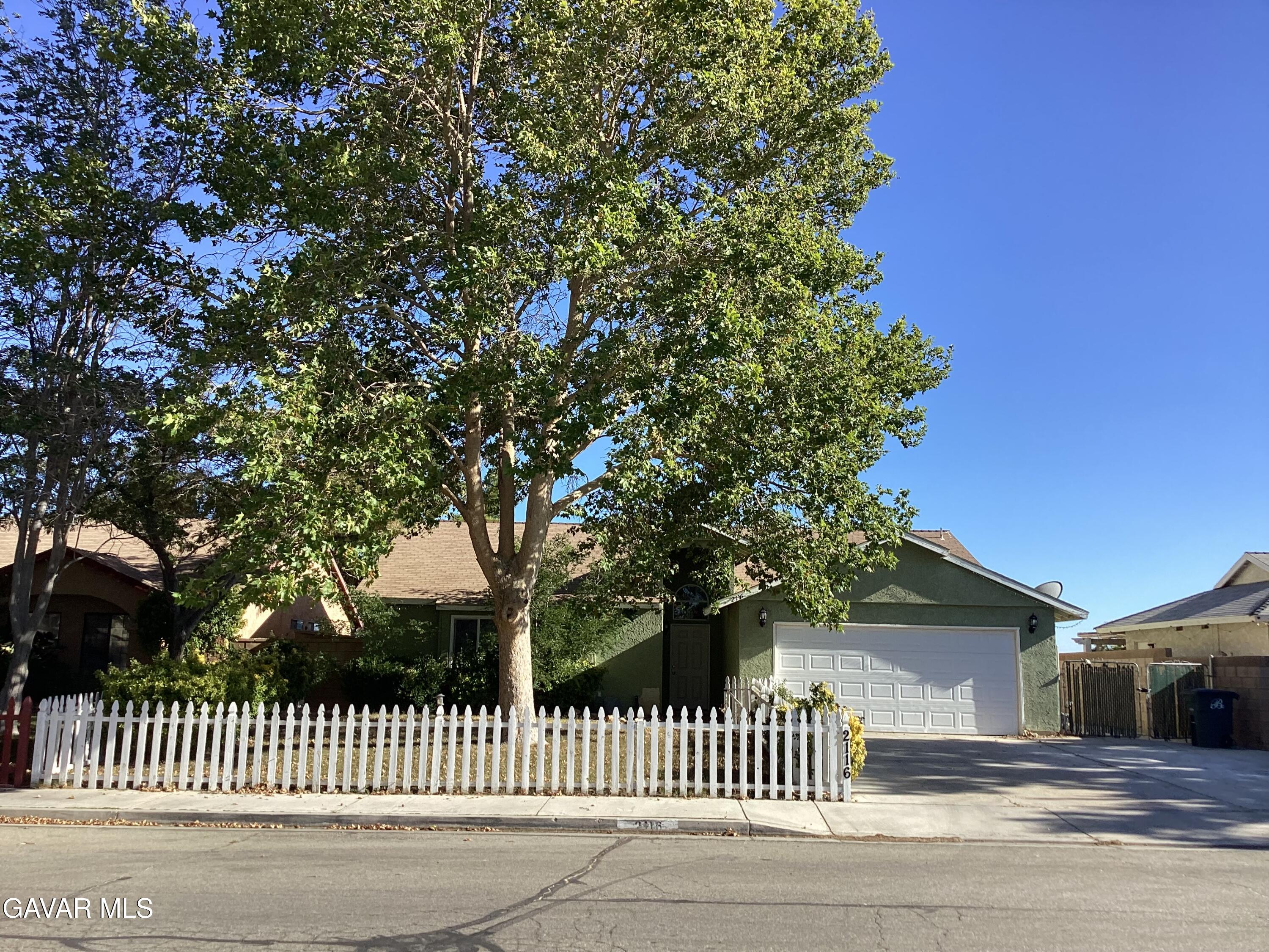 2116 Phlox Avenue Property Photo 1