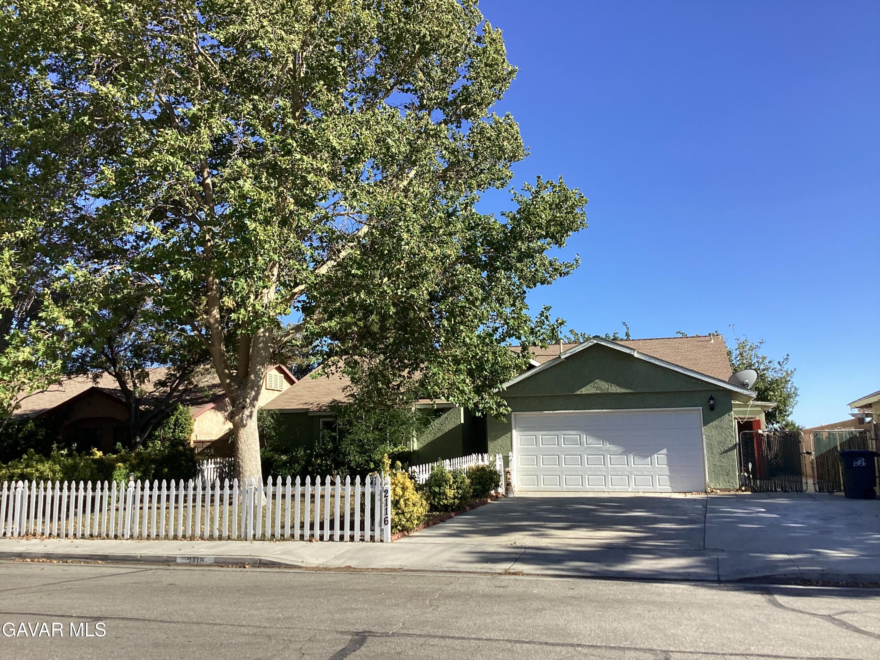 2116 Phlox Avenue Property Photo 2