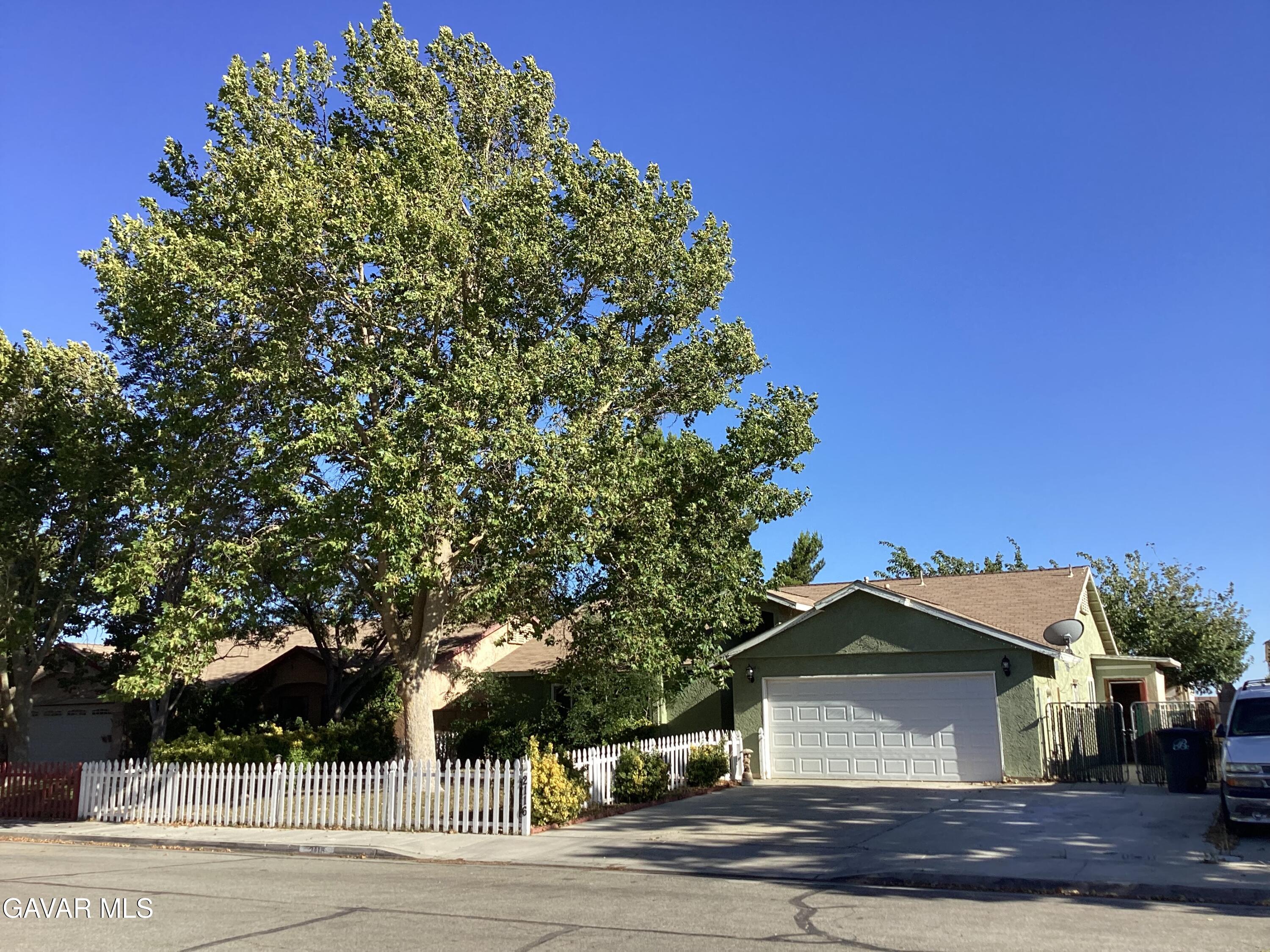 2116 Phlox Avenue Property Photo 3