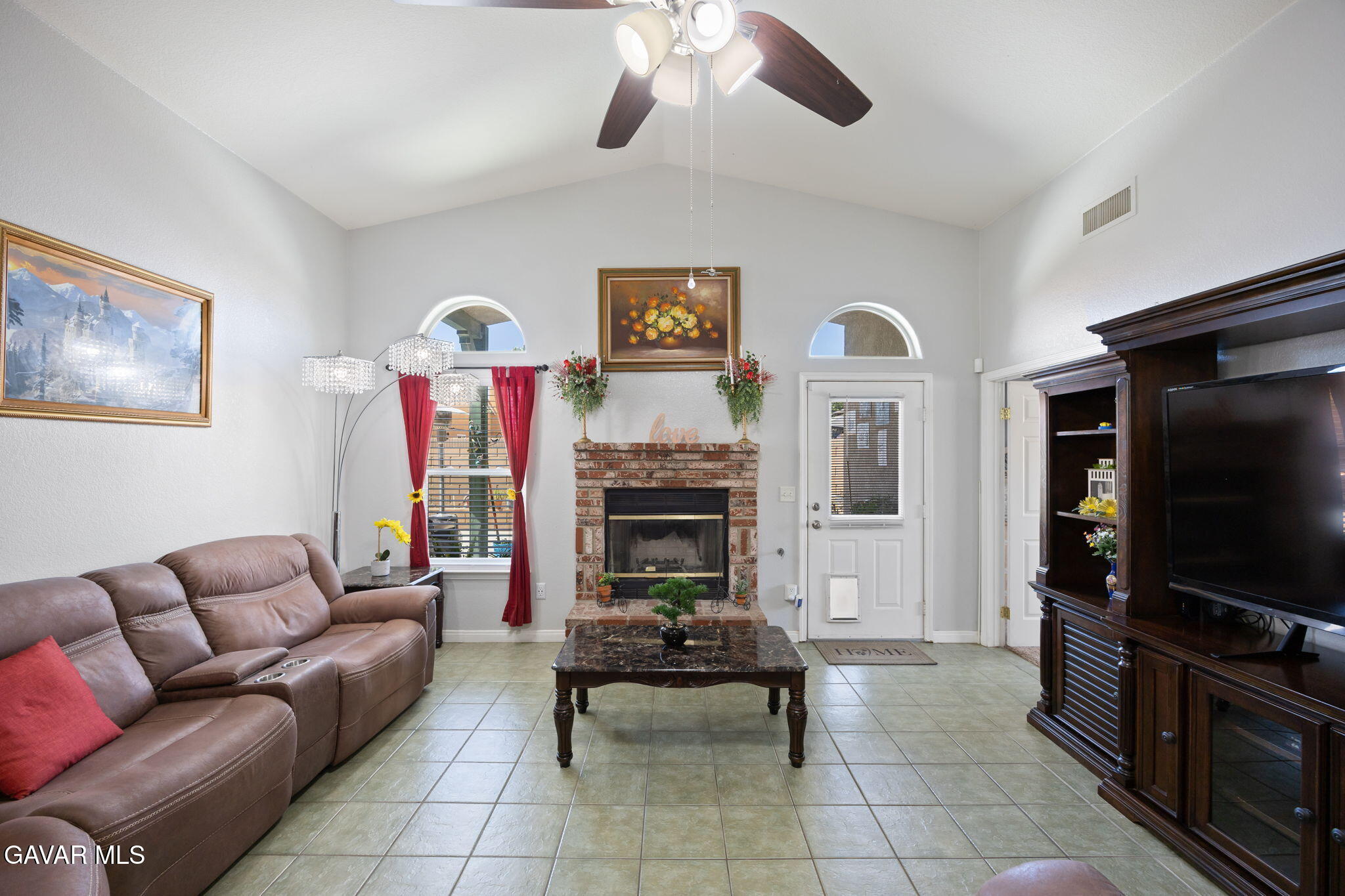 3325 Poplar Street Property Photo 7
