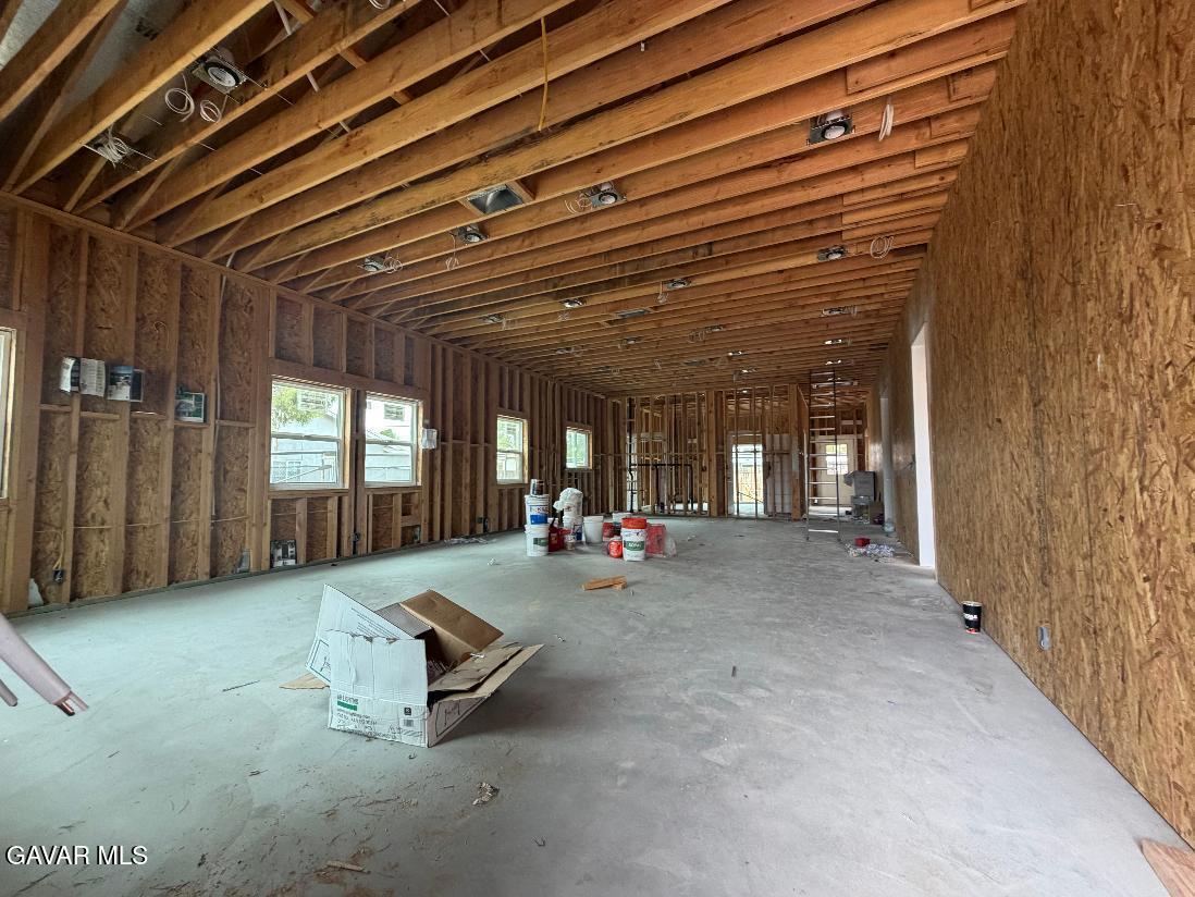 21617 Bancroft Drive Property Photo 3